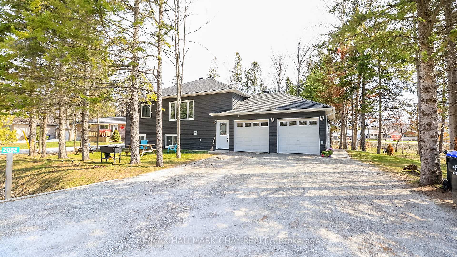 2082 Centre Avenue Severn Ontario Canada Sale residential Mark Leader RE/MAX Hallmark Chay Realty, Brokerage