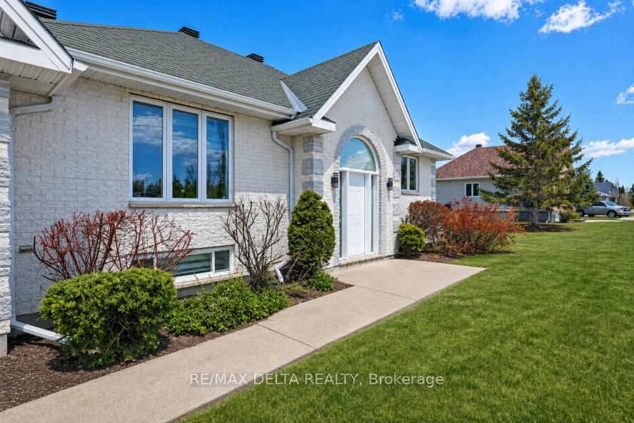 2031 Devine Road Ottawa Ontario Canada Sale residential Sean Verma TRU REALTY , BROKERAGE*