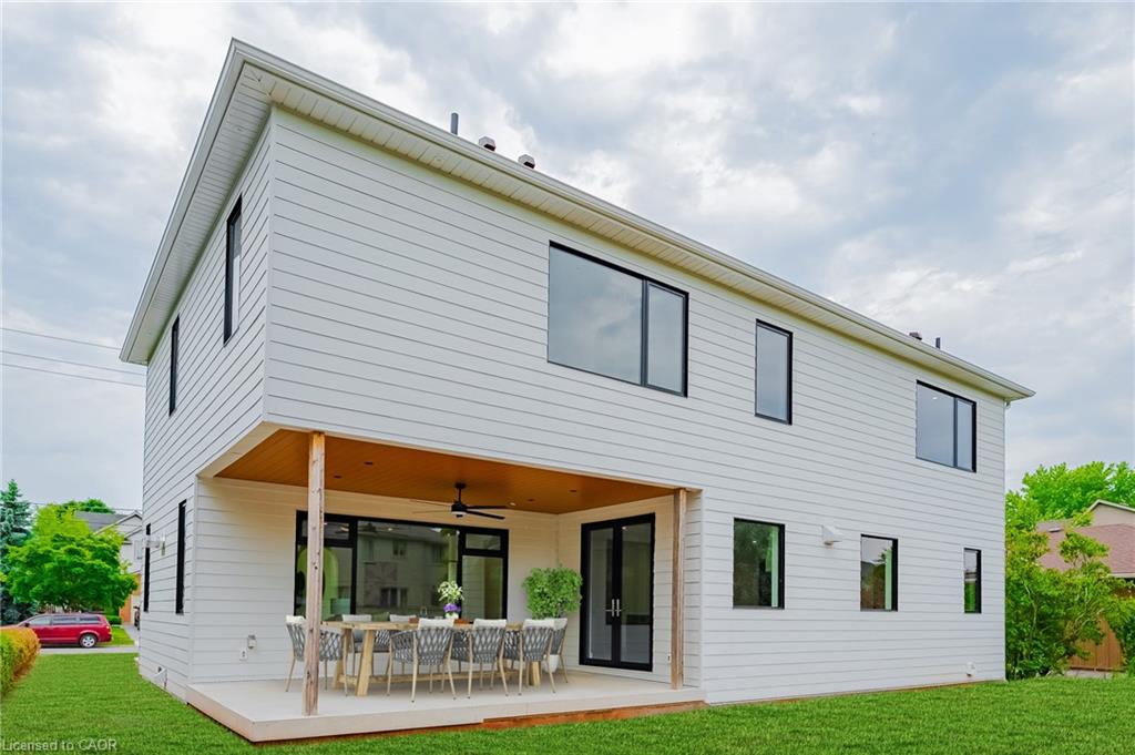 3 Bedroom Single Family Home/House's Image 42