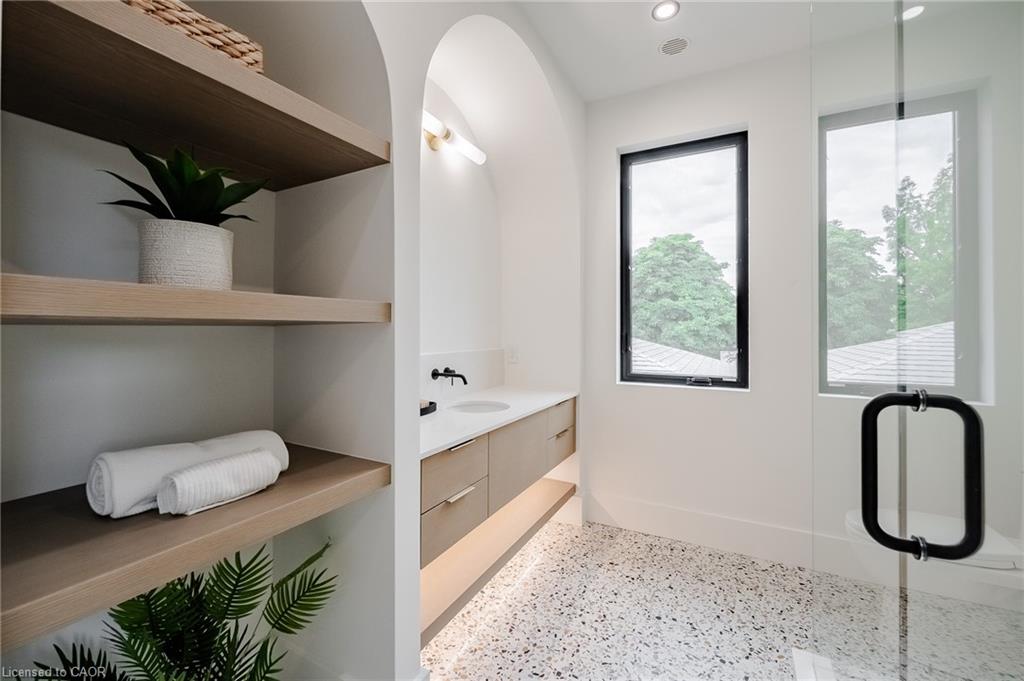 3 Bedroom Single Family Home/House's Image 35