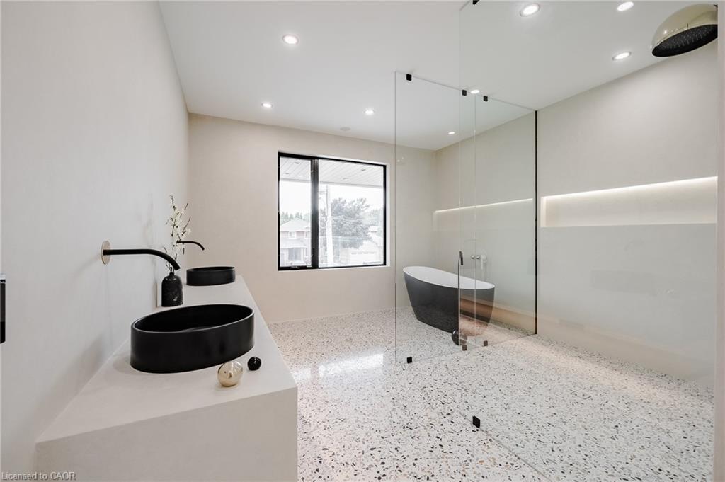 3 Bedroom Single Family Home/House's Image 25