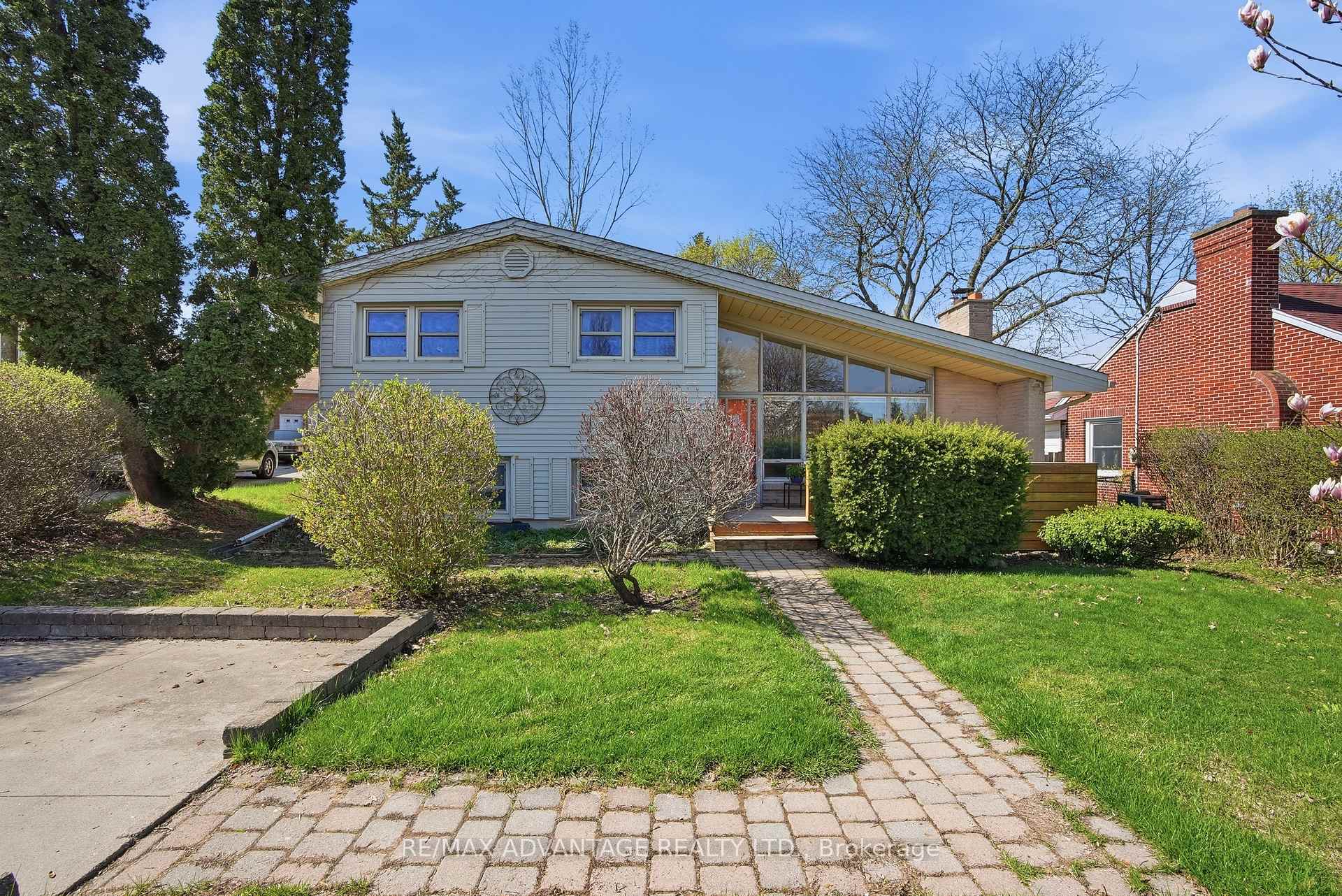 5 Mountsfield Drive London South Ontario Canada Sale residential Mike Van Steensel RE/MAX Advantage Realty Ltd., Brokerage*