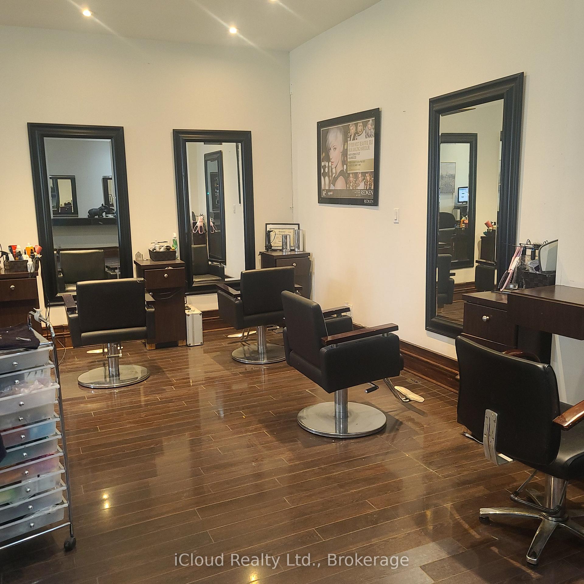 293 Broadway Avenue Orangeville Ontario Canada Lease commercial Jose Oscar Goncalves & Maria Domingues iCloud Realty Ltd. 