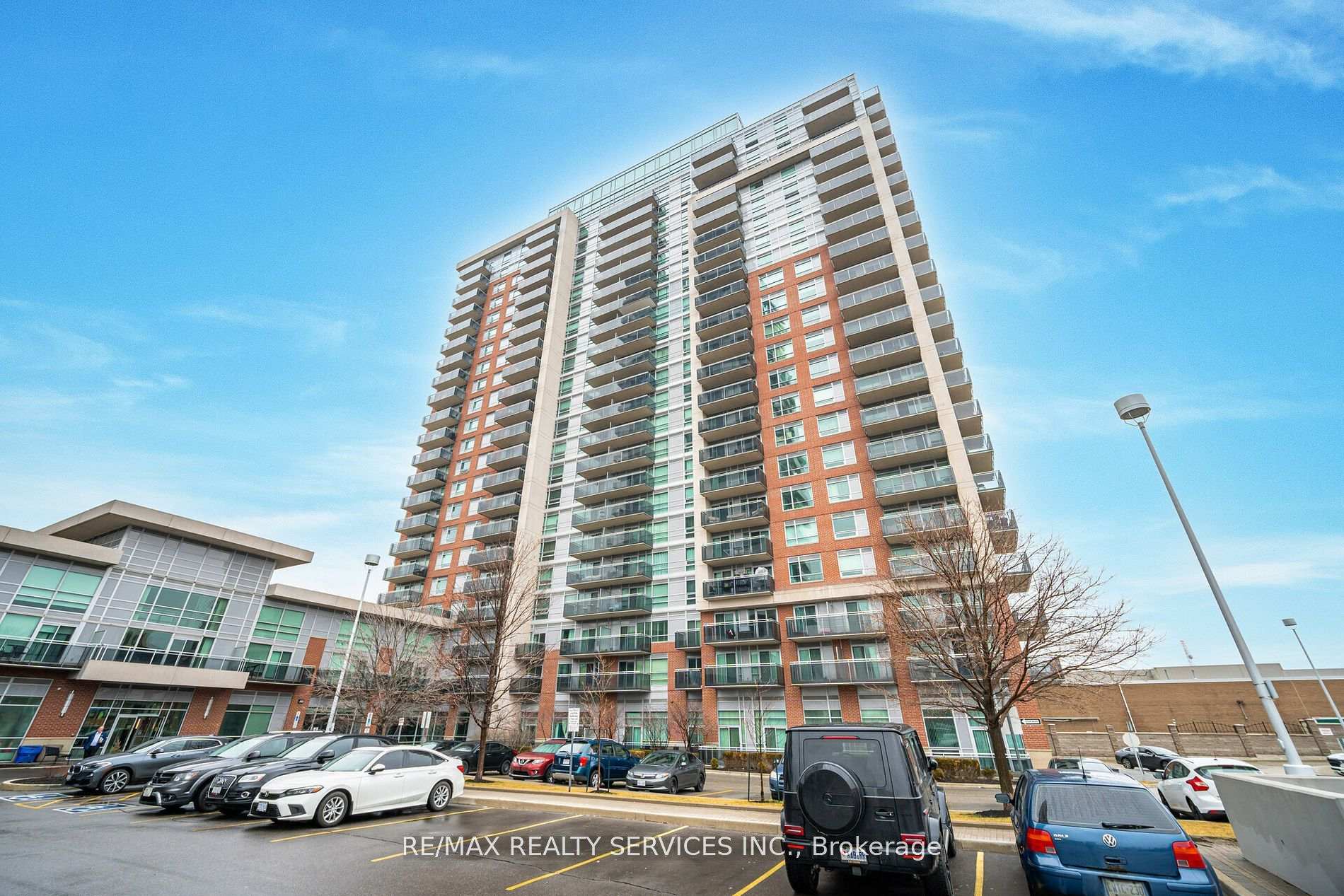 2009 - 215 Queen Street E Brampton Ontario Canada Sale residential Raj Sharma RE/MAX Realty Services Inc., Brokerage*
