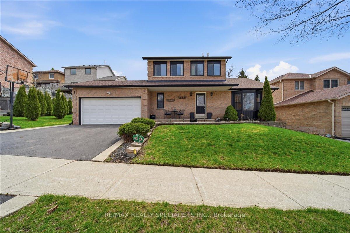 53 Fox Run Lane Bradford West Gwillimbury Ontario Canada Sale residential Rick Ohri RE/MAX Realty Specialists Inc., Brokerage *