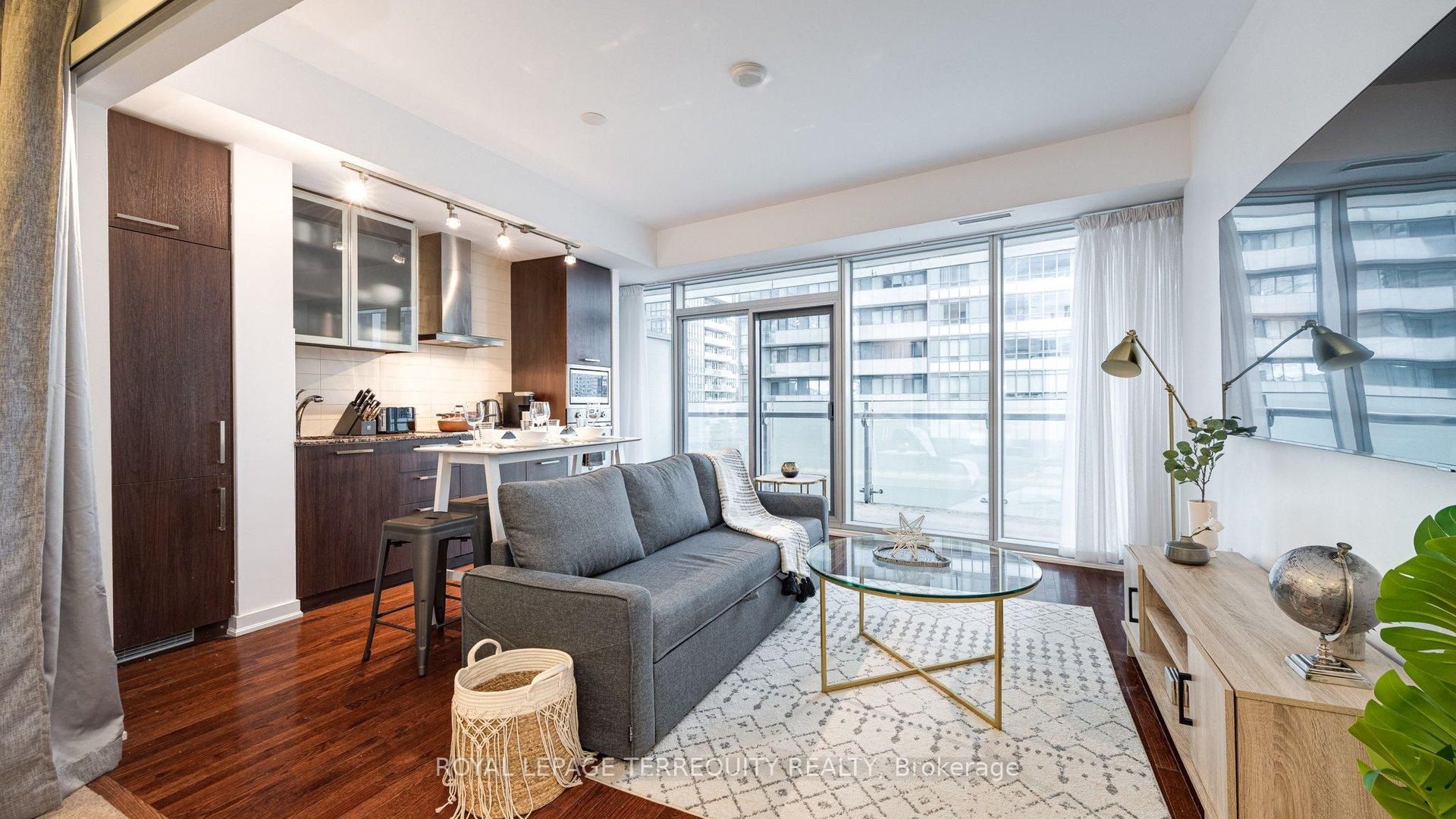 1101 - 14 York Street Toronto Ontario Canada Rent residential   Royal LePage Terrequity Capital Realty, Brokerage*