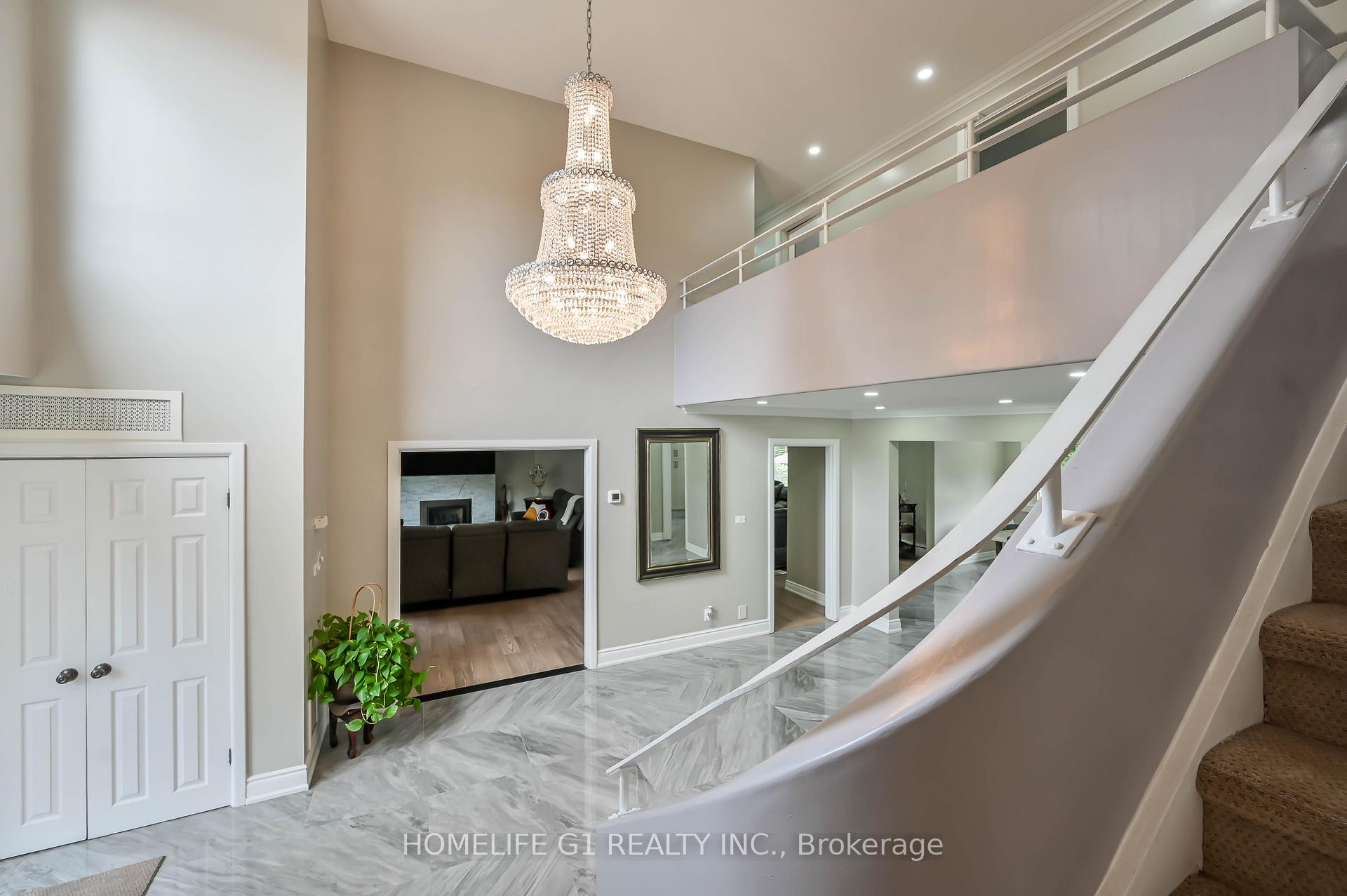 10 Douglas Place Hamilton Ontario Canada Sale residential Amaninder Johal HomeLife G1 Realty Inc., Brokerage*
