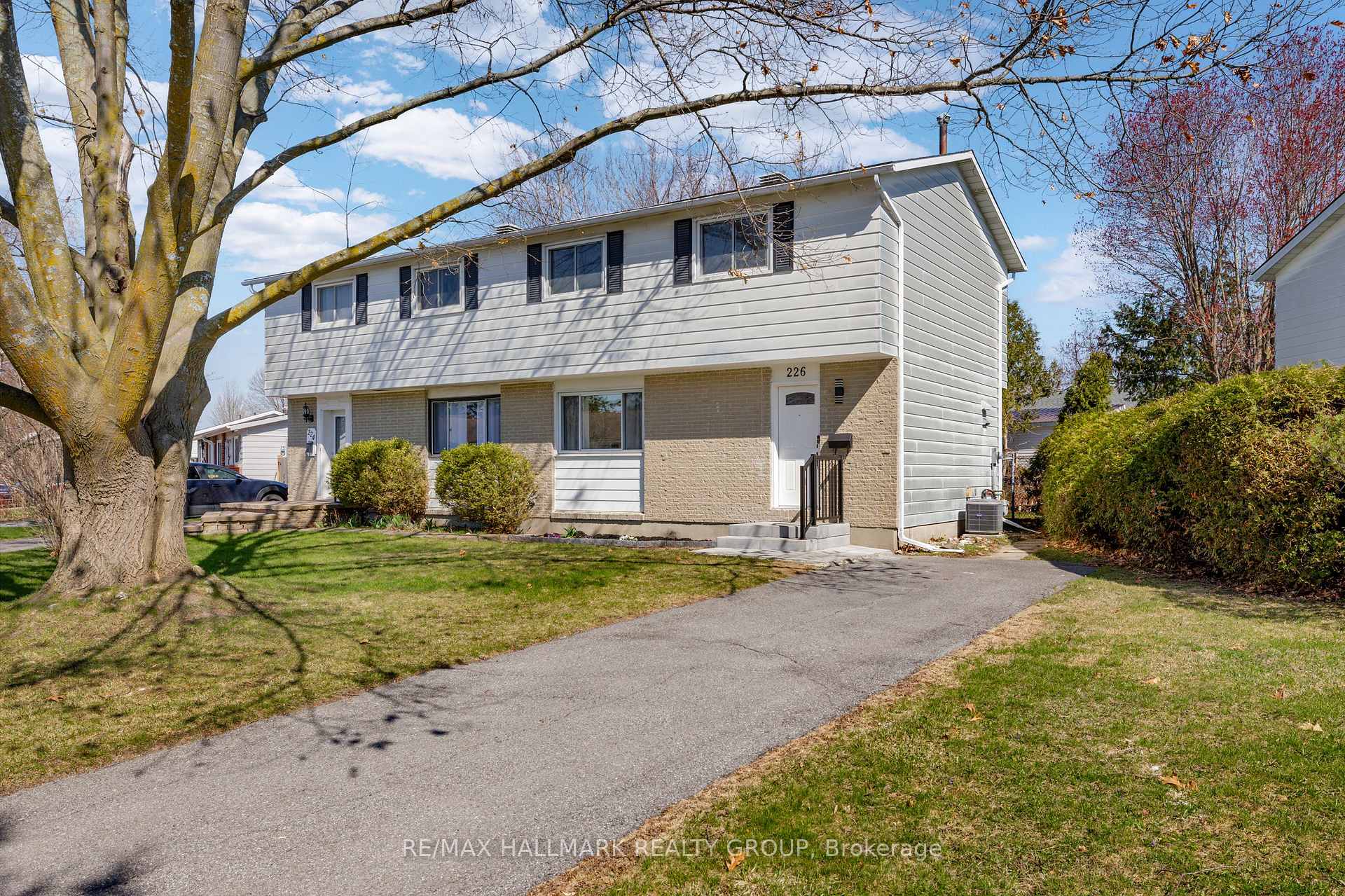 226 Old Colony Road Ottawa Ontario Canada Sale residential Farzin Hadisy RE/MAX HALLMARK REALTY GROUP Brokerage *