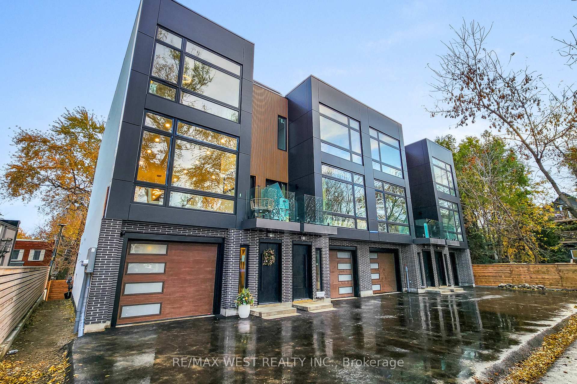 2 - 2639R Dundas Street W Toronto Ontario Canada Sale residential Alex Huang Right at Home Realty, Brokerage*