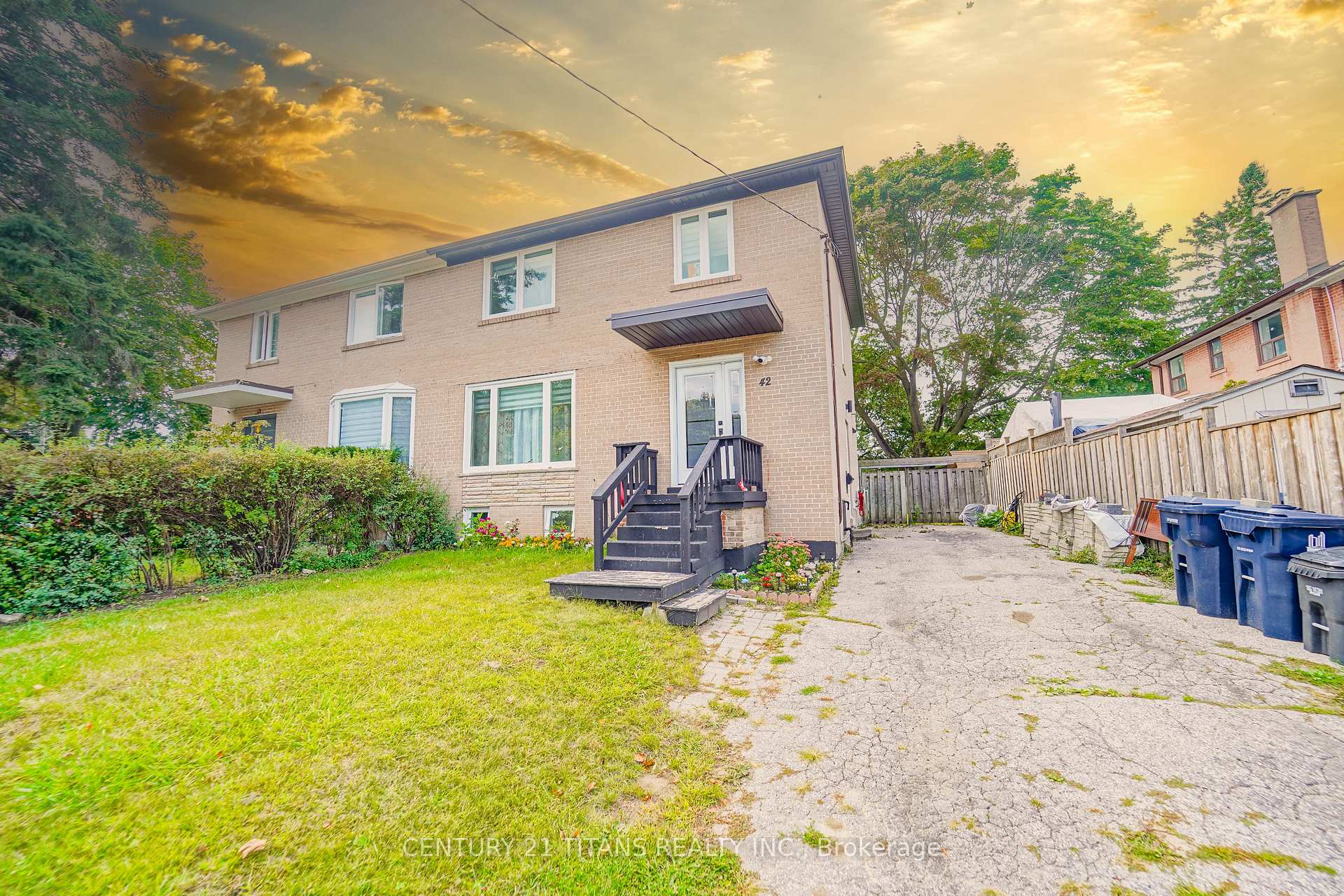 42 Pixley Crescent Toronto Ontario Canada Sale residential Sudharshan Muthu, CPA, CGA Century 21 Titans Realty Inc., Brokerage *