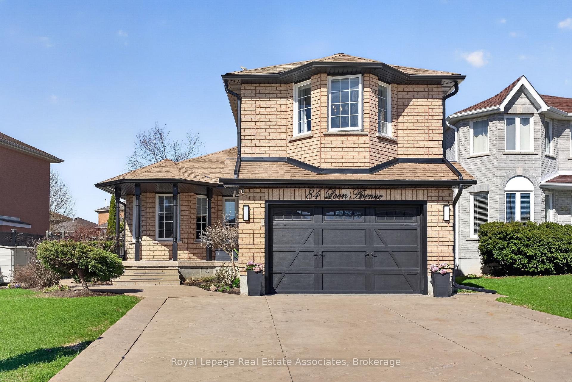 84 Loon Avenue Barrie Ontario Canada Sale residential Melanie Martyn Right at Home Realty, Brokerage*