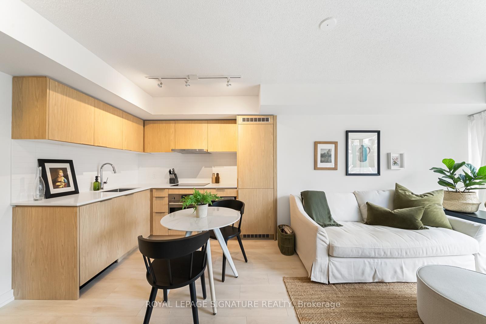 605 - 60 Shuter Street Toronto Ontario Canada Sale residential Saeed Anwar Royal LePage Signature Realty, Brokerage *