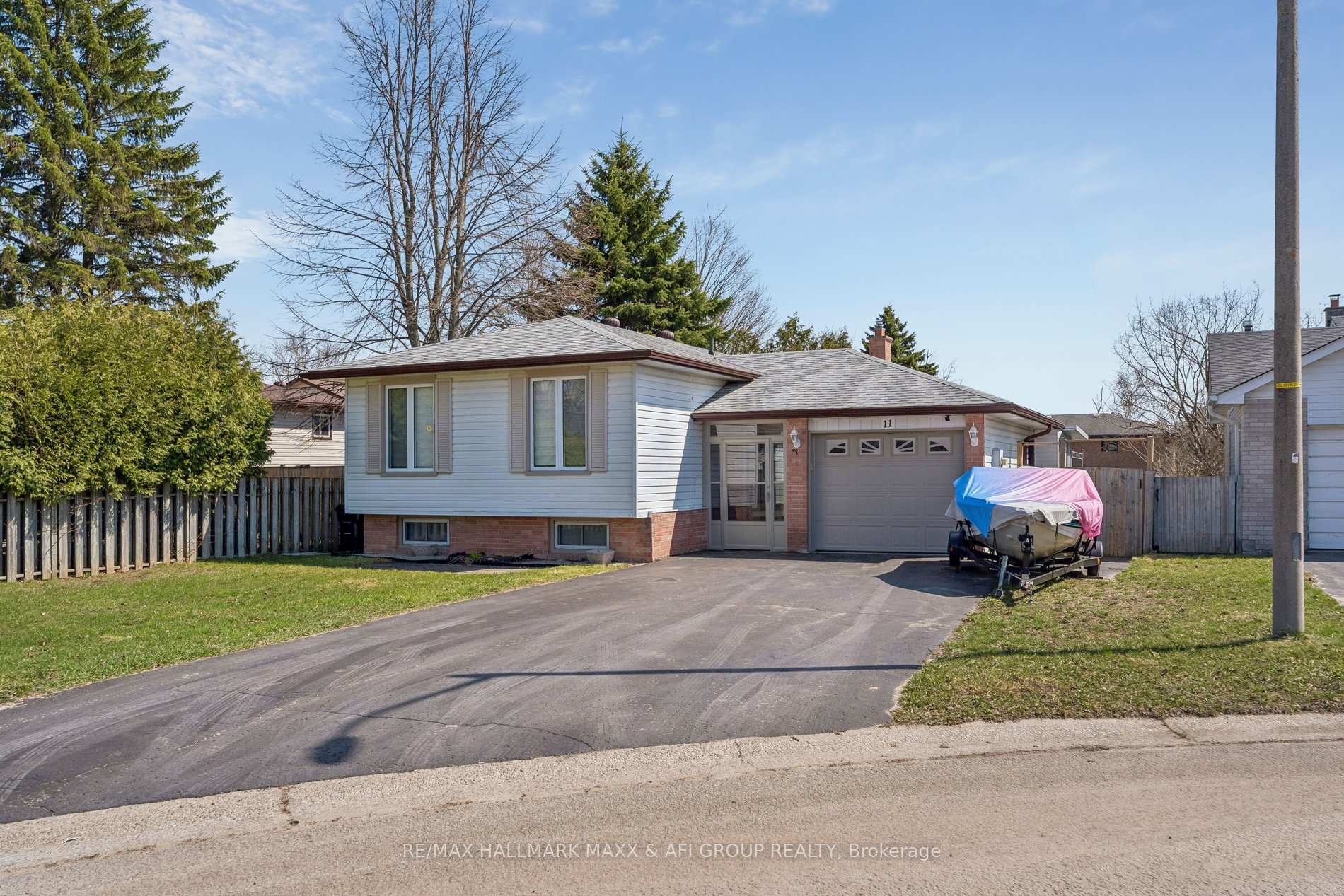11 Charlotte Court Barrie Ontario Canada Sale residential Mei Jin 金玫 Sutton Group Incentive Realty Inc.,Brokerage*