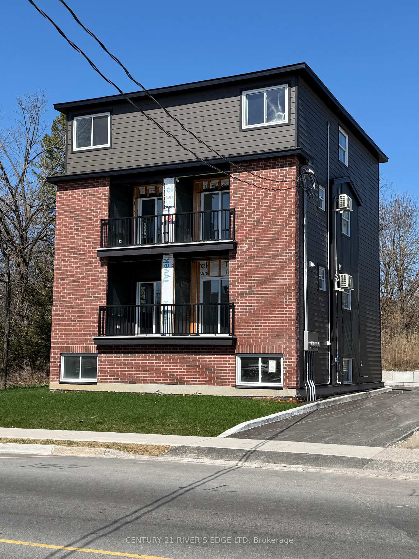 131 Gore Street E Perth Ontario Canada Sale residential Sandi Branker Zolo Realty, Brokerage*