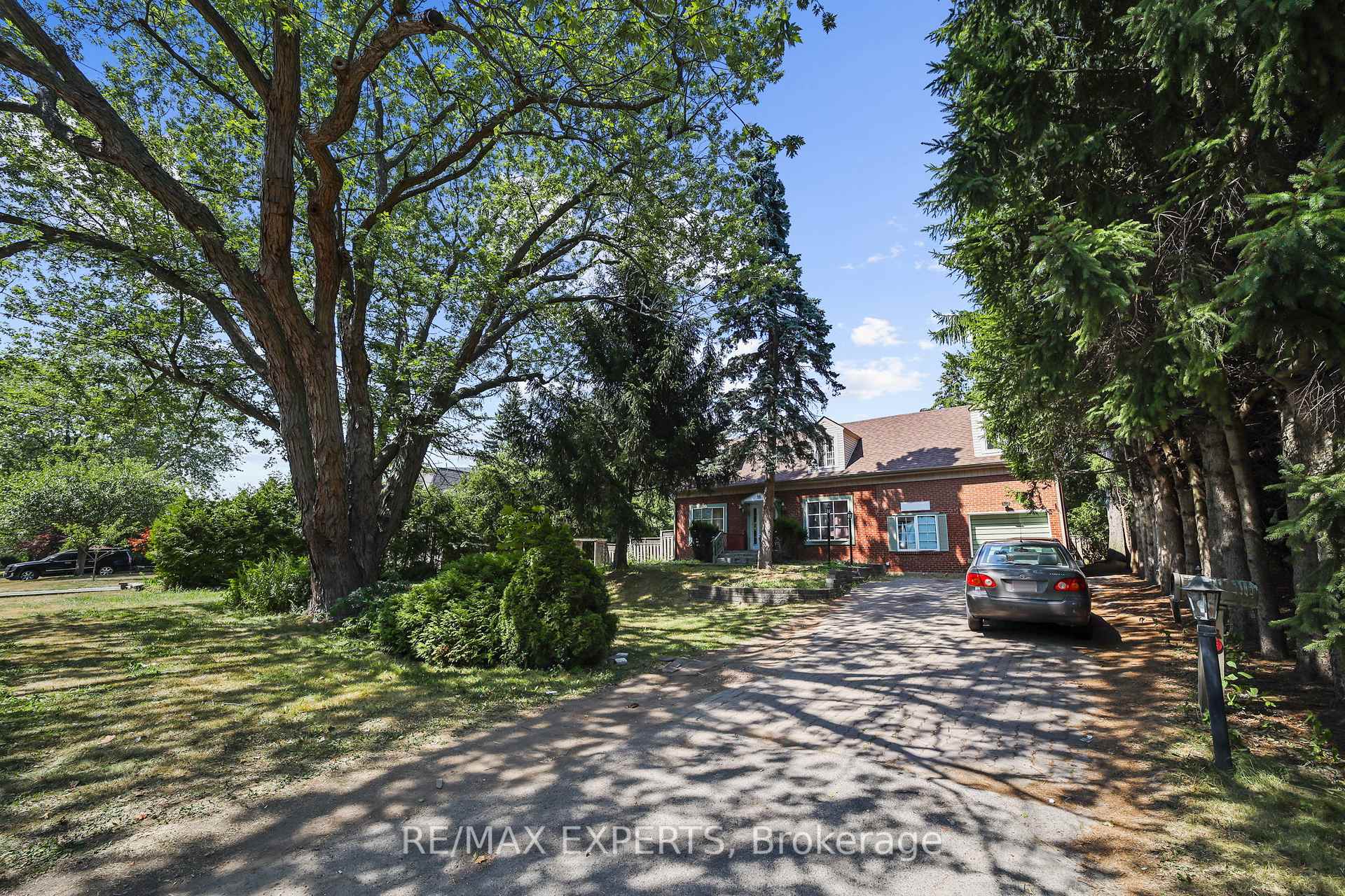 16 Bellehaven Crescent Toronto Ontario Canada Sale residential ALINA SPEKTOR Re/Max Experts, Brokerage*