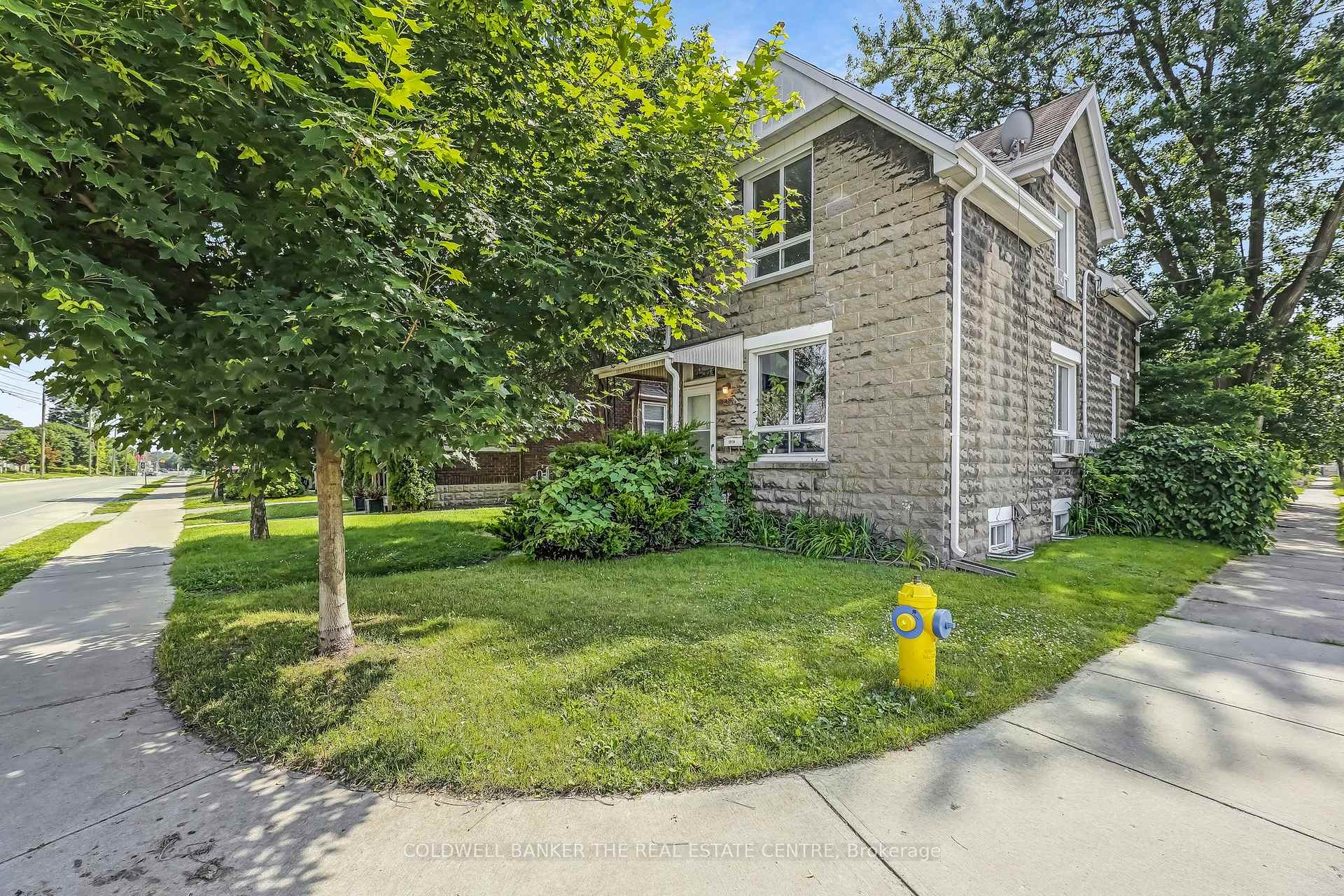 281 Egerton Street London East Ontario Canada Sale residential Natalie Cerullo Coldwell Banker The Real Estate Centre, Brokerage*