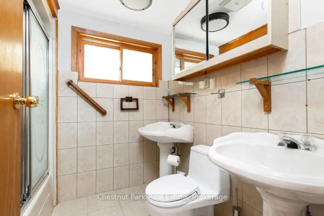 4 Bedroom Single Family Home/House's Image 12