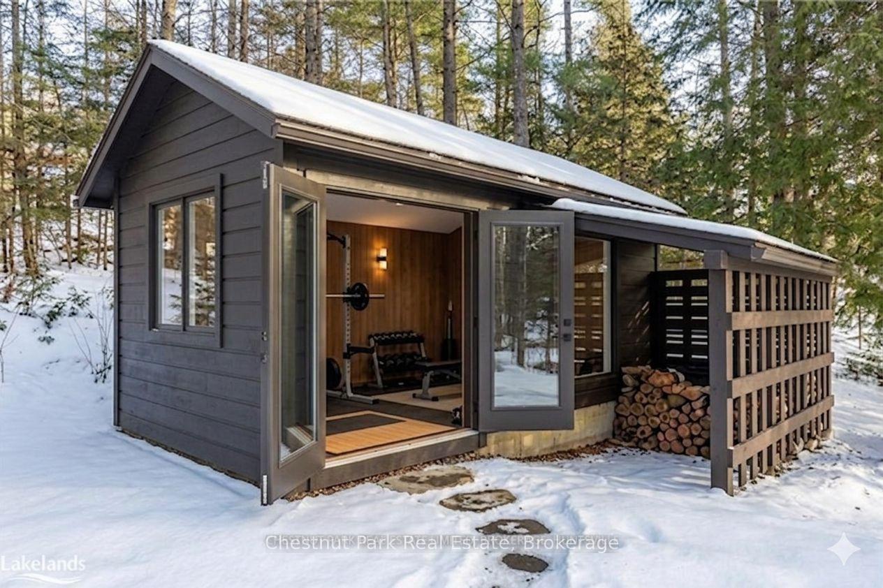 4 Bedroom Single Family Home/House's Image 32