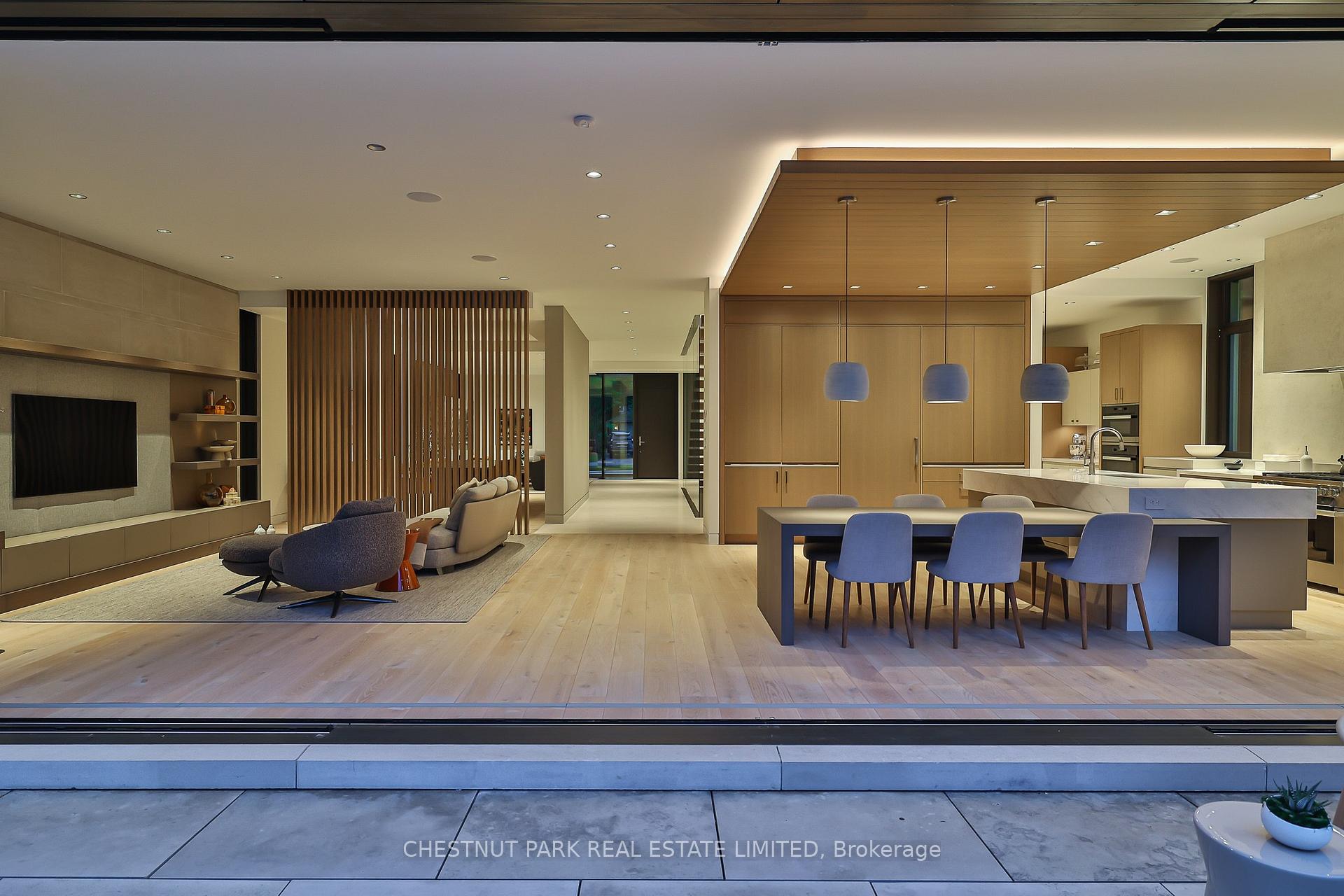 5 Bedroom Single Family Home/House's Image 15