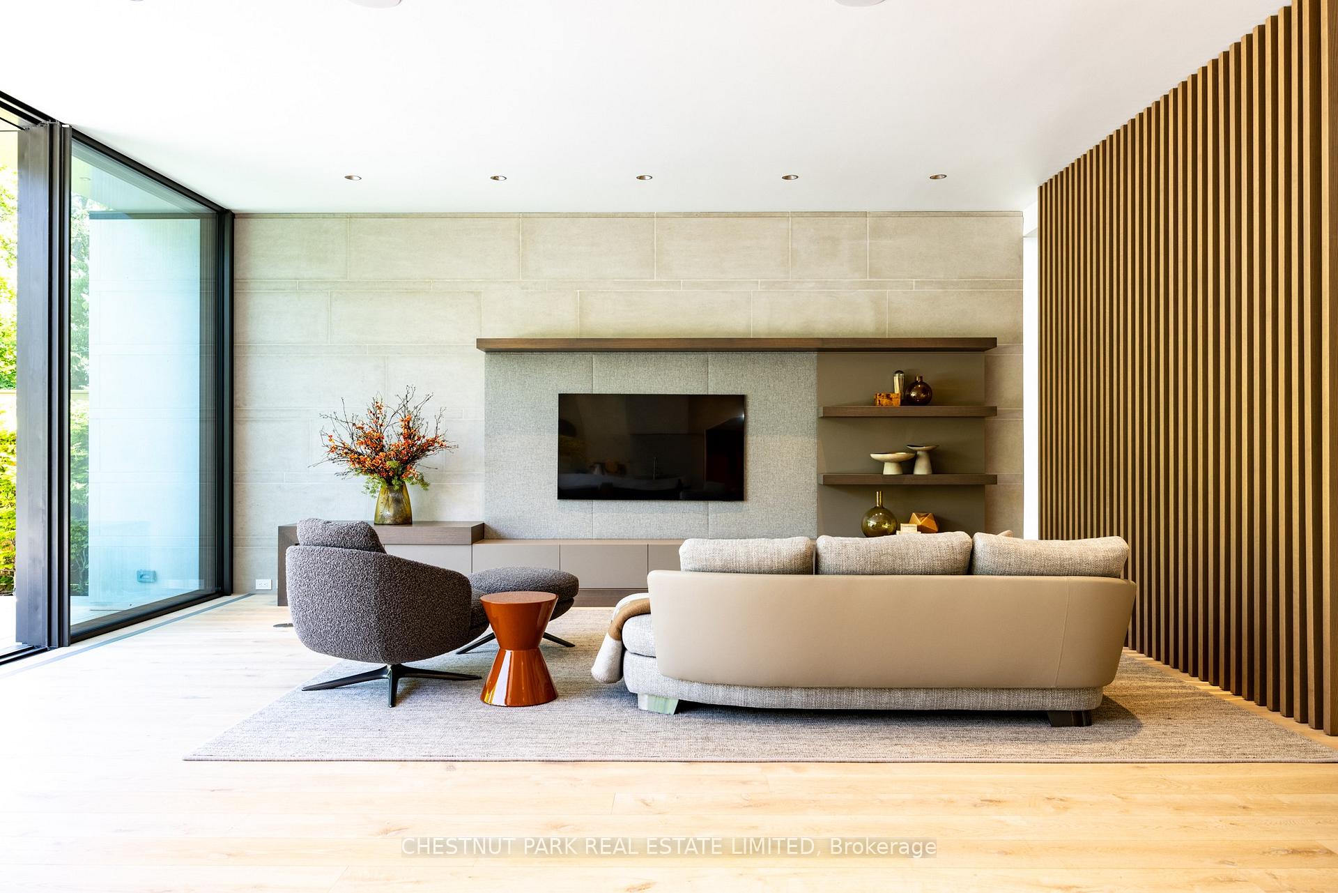 5 Bedroom Single Family Home/House's Image 17