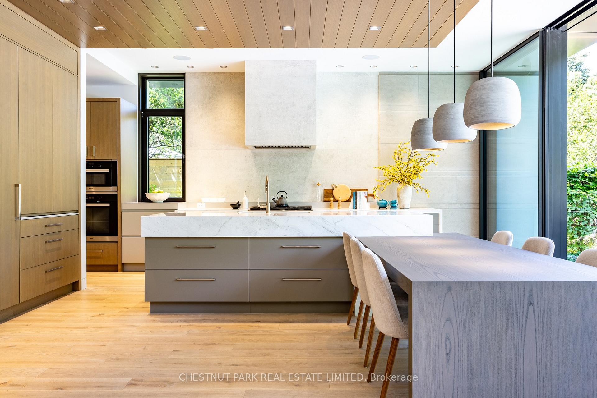 5 Bedroom Single Family Home/House's Image 12
