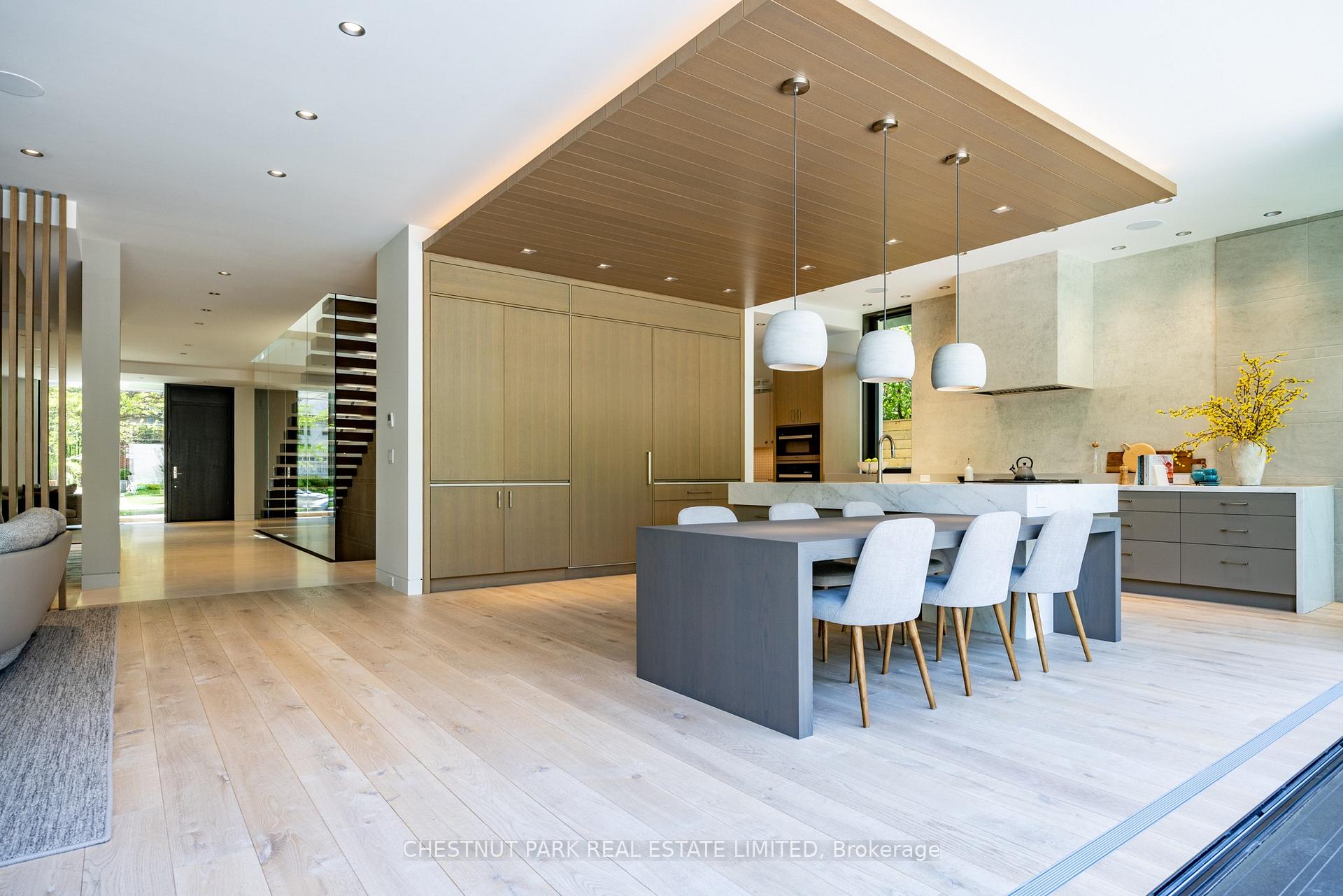 5 Bedroom Single Family Home/House's Image 13