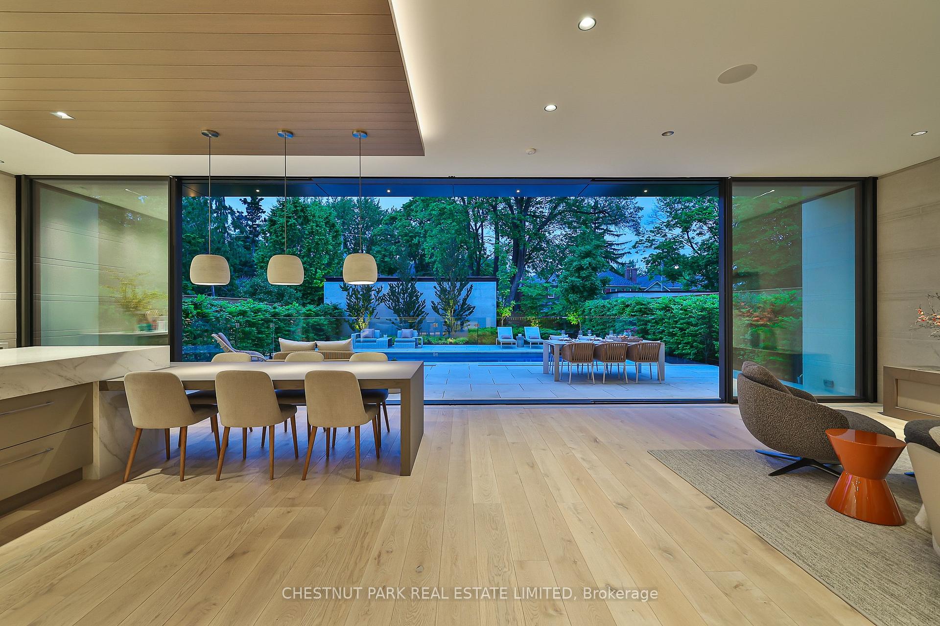 5 Bedroom Single Family Home/House's Image 10