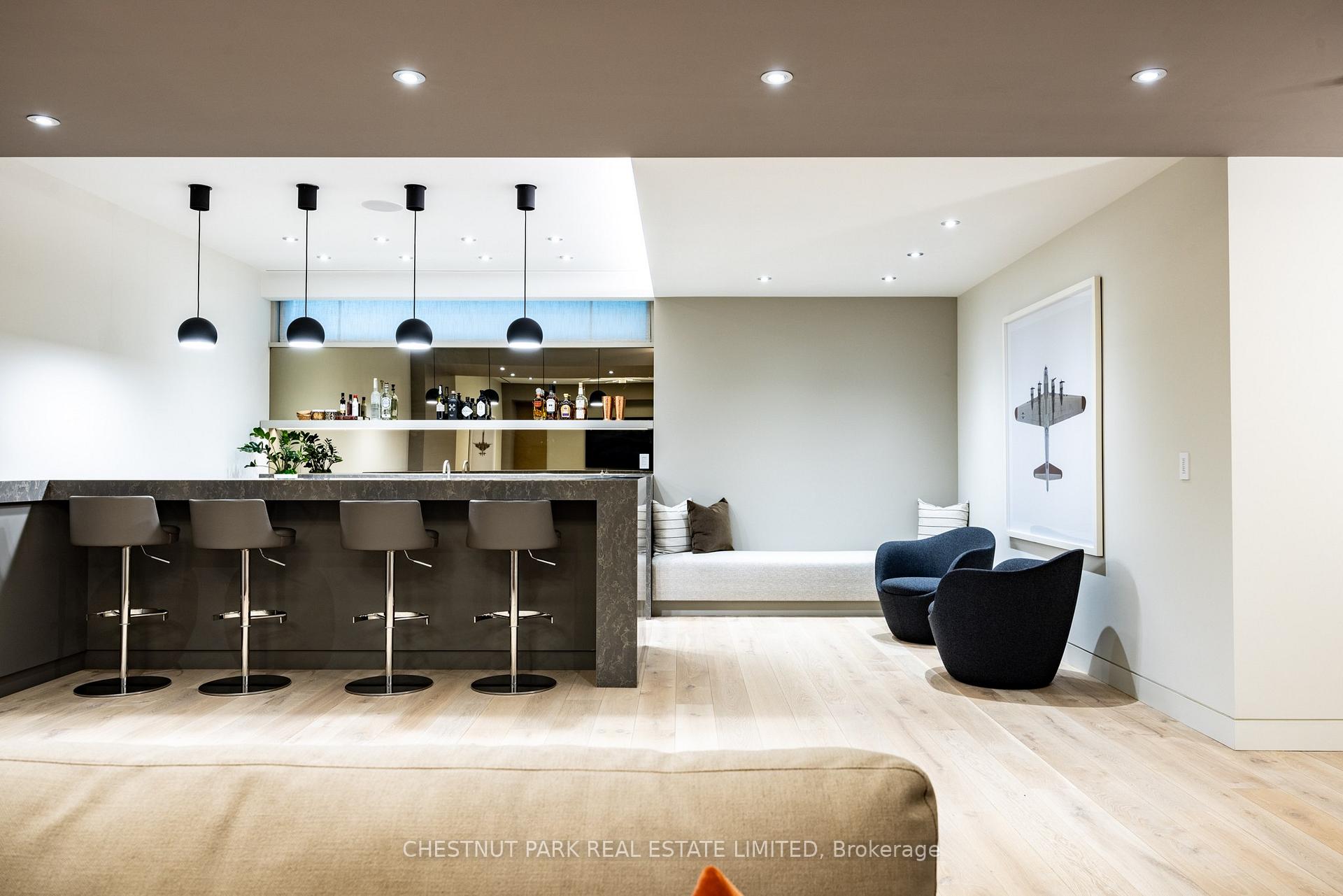 5 Bedroom Single Family Home/House's Image 36