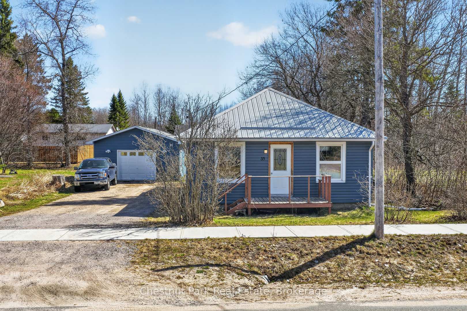 35 Broadway Street South River Ontario Canada Sale residential Nancy Vandeburgt REALTY EXECUTIVES PLUS LTD