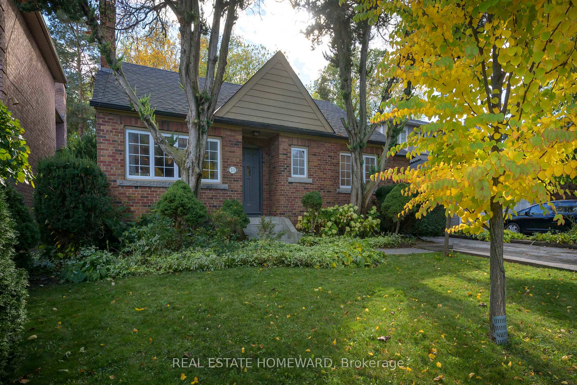 59 Parkview Hill Crescent Toronto Ontario Canada Sale residential Sarah Papathanasakis Real Estate Homeward, Brokerage*