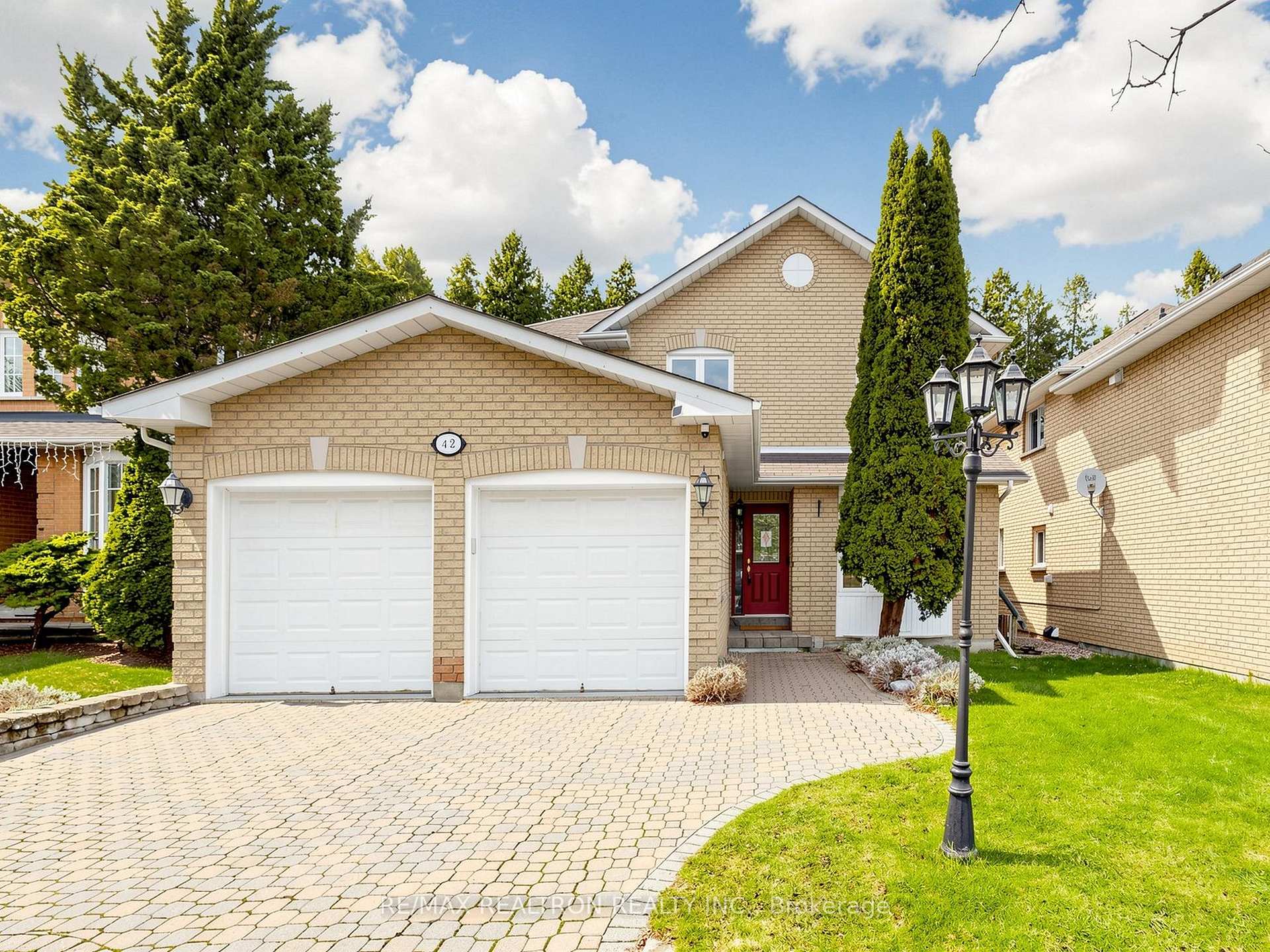 42 Loyal Blue Crescent Richmond Hill Ontario Canada Sale residential Oleg Chinguirei Sutton Group-Admiral Realty Inc., Brokerage *