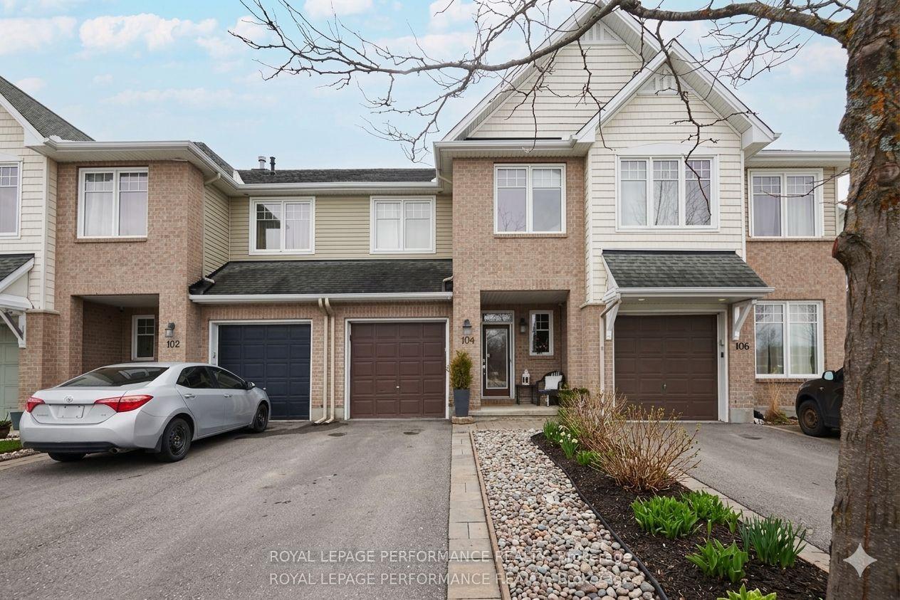 104 Hillman Marsh Way Ottawa Ontario Canada Sale residential Christiane Lafleur RE/MAX HALLMARK REALTY GROUP Brokerage *