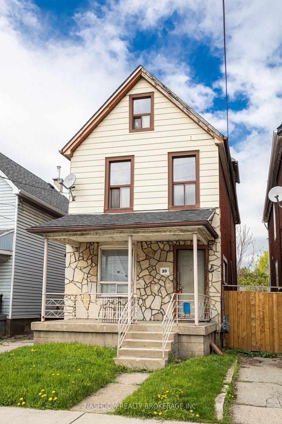 39 Munroe Street Hamilton Ontario Canada Sale residential Maggie Abril Nashdom Realty Brokerage Inc. 