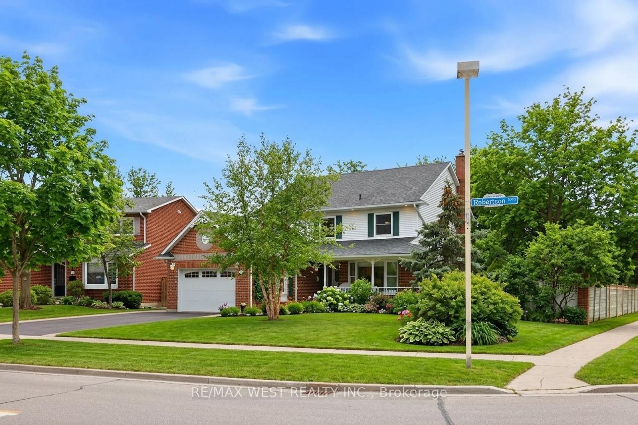 690 Robertson Crescent Milton Ontario Canada Sale residential Jasmine Noronha Royal LePage Signature Realty, Brokerage
