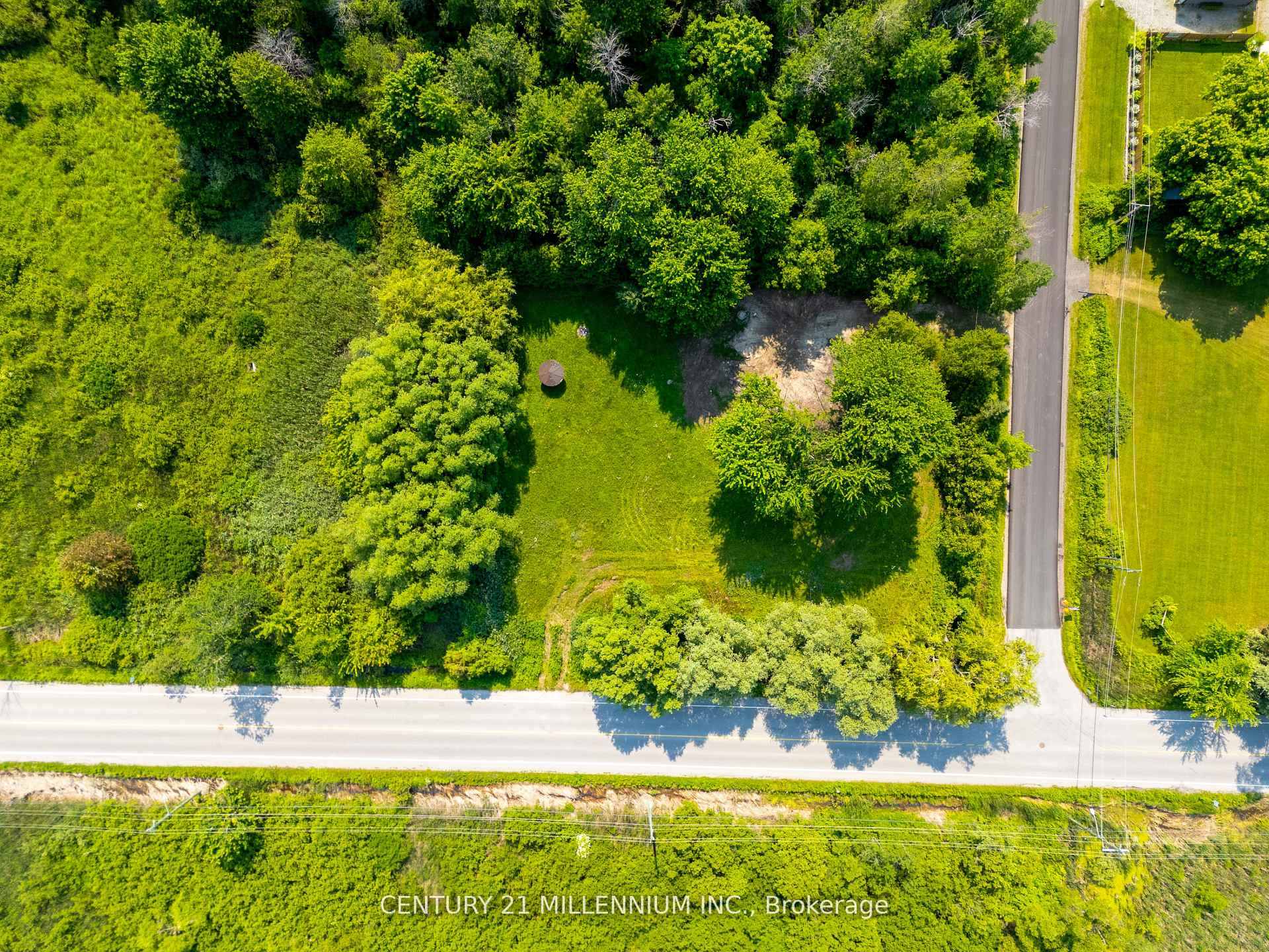 1027 Chapman Street Innisfil Ontario Canada Sale residential Taeko Yamanouchi CENTURY 21 MILLENNIUM INC.
