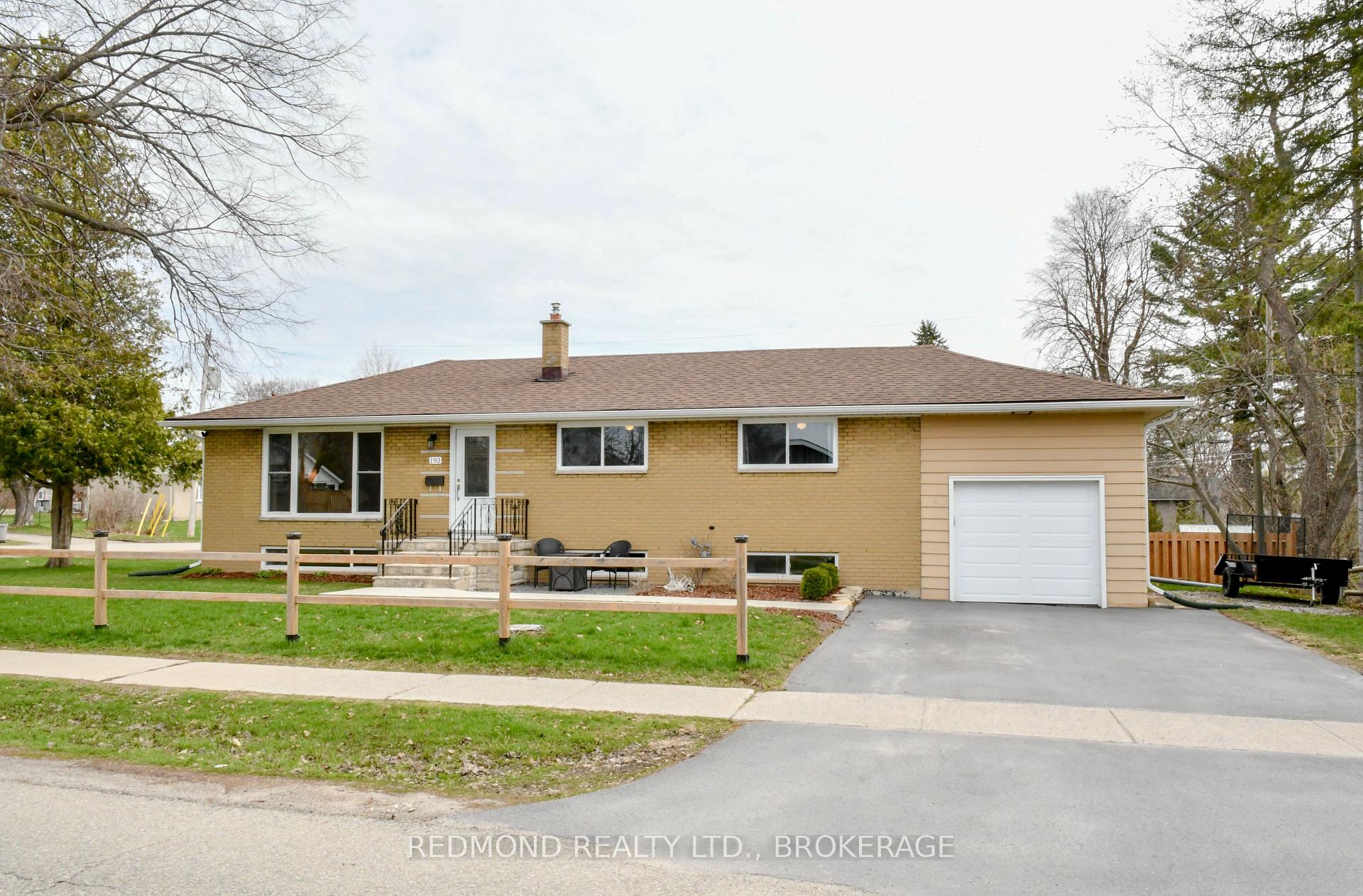 193 Elizabeth Drive Gananoque Ontario Canada Sale residential   Redmond Realty Ltd. Brokerage