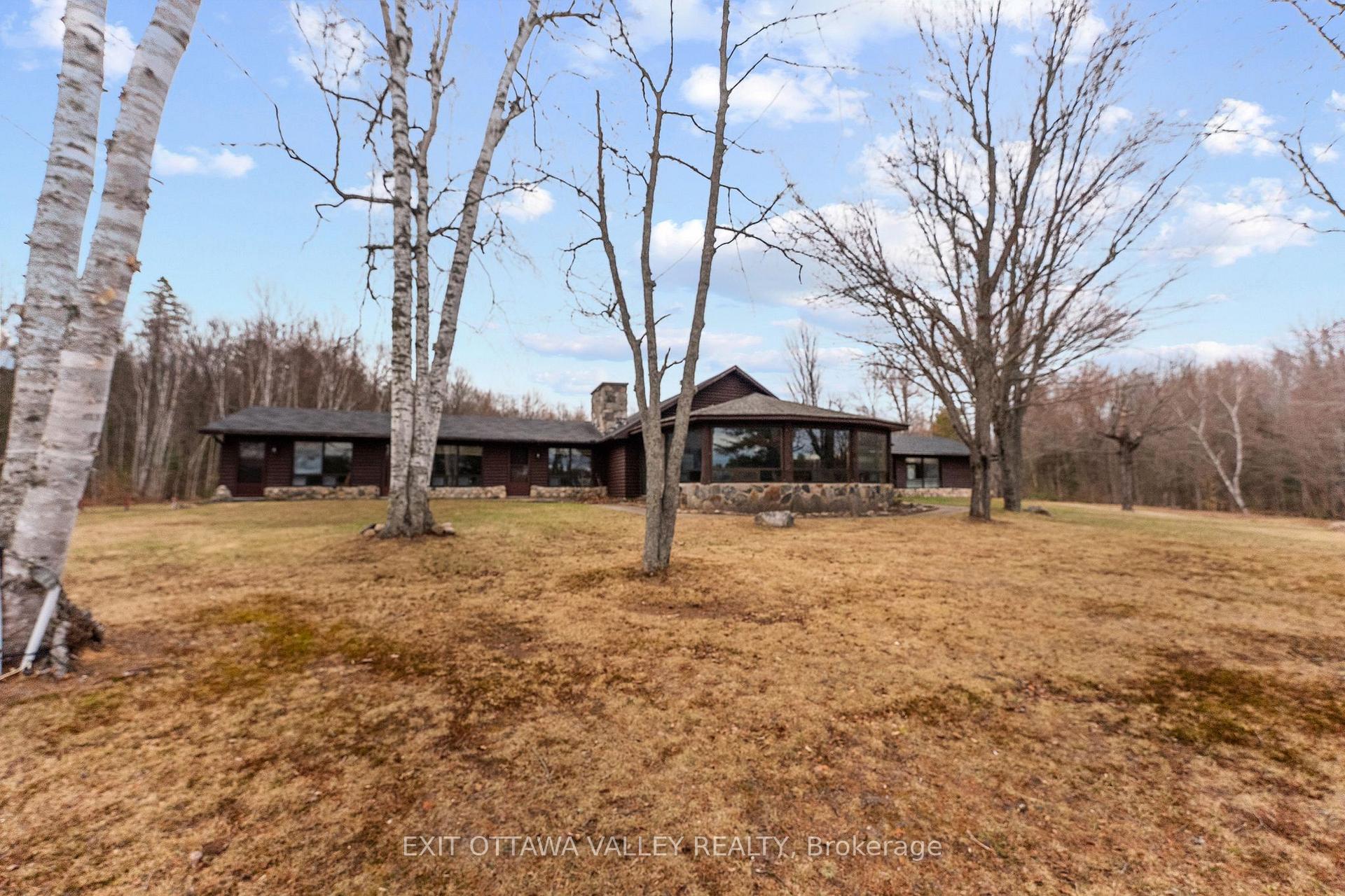 104 K/O Lodge Trail Laurentian Hills Ontario Canada Sale commercial   James J. Hickey Realty Ltd., Brokerage