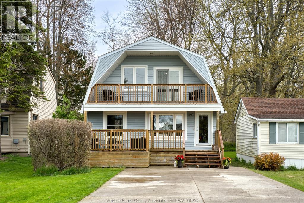 374 LAKEWOOD DRIVE Amherstburg Ontario Canada Sale residential Nevena Malivuk Right at Home Realty, Brokerage*