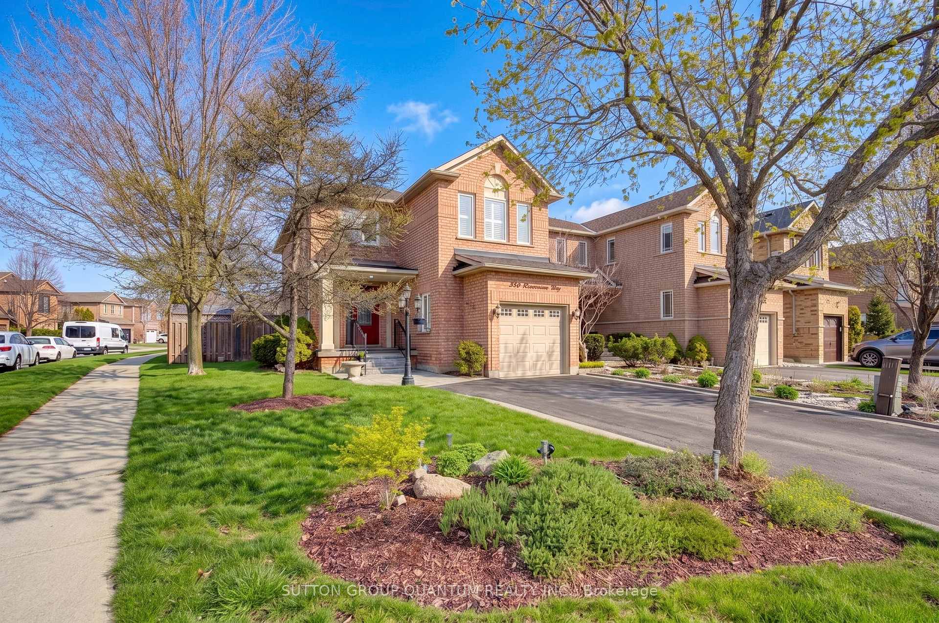 350 Ravineview Way Oakville Ontario Canada Sale residential Maria and Stephen Swannell SUTTON GROUP QUANTUM REALTY INC., BROKERAGE*