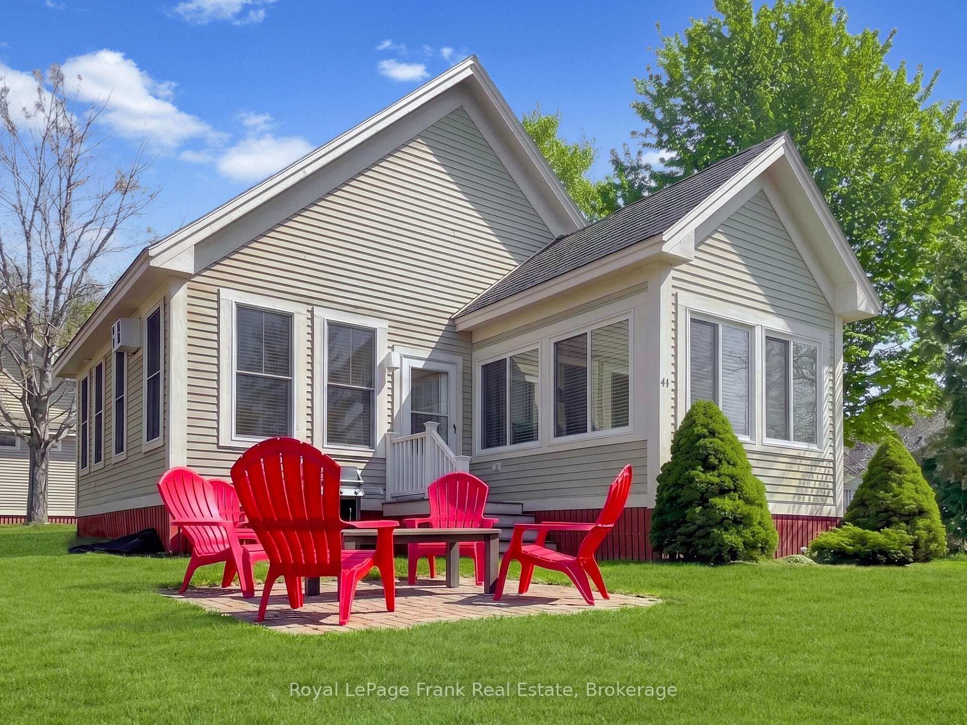 34 Meadow View Lane Prince Edward County Ontario Canada Sale residential Lonnie Herrington Royal LePage Frank Real Estate Brokerage*