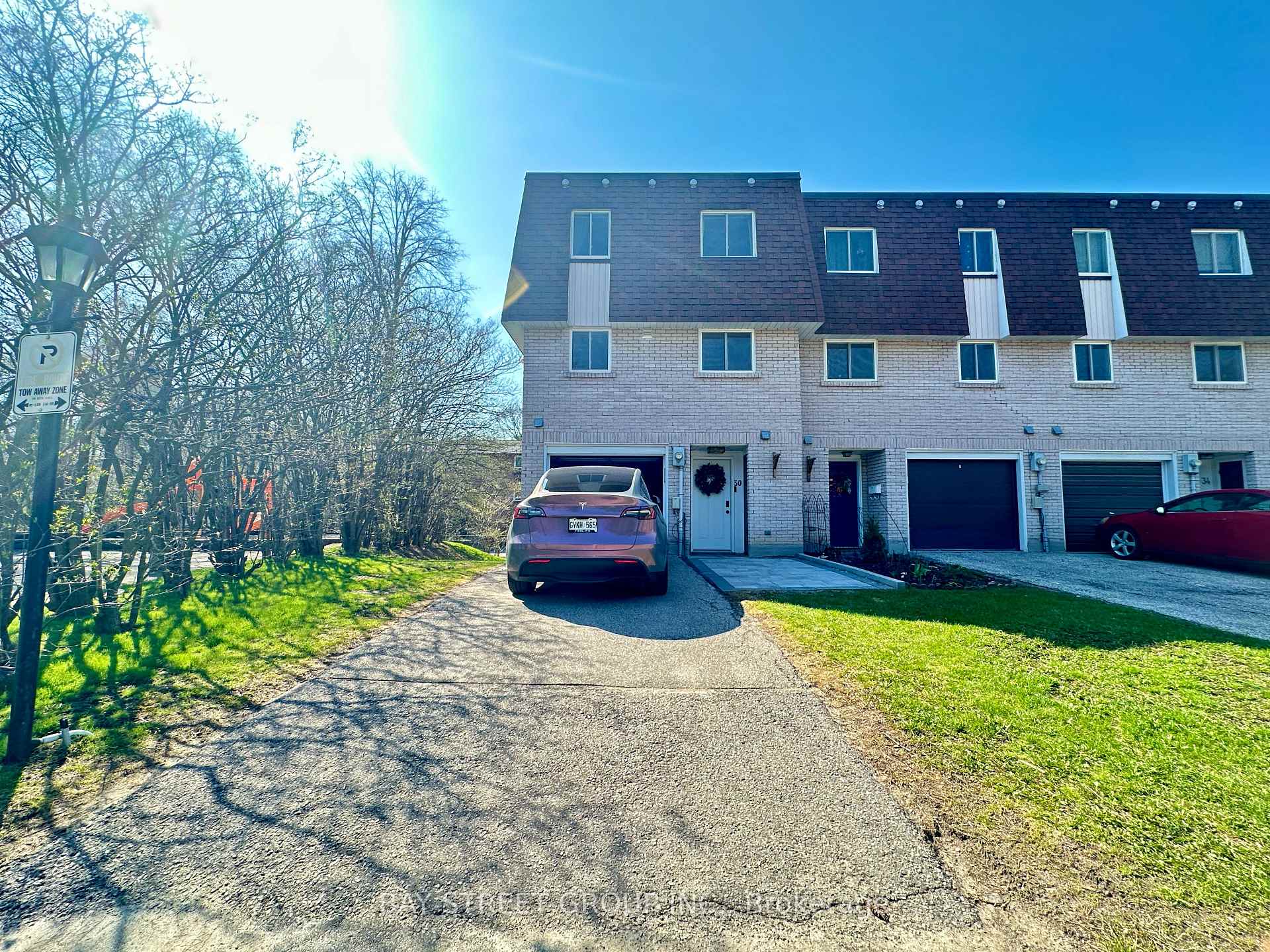 30 - 141 Clark Avenue Markham Ontario Canada Sale residential   Realty Executives Group Ltd., Brokerage