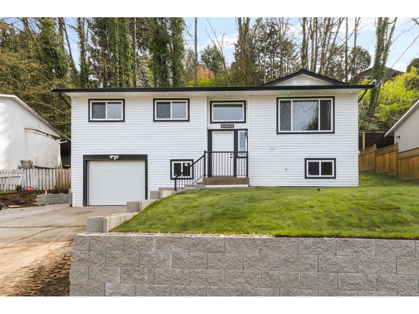 34630 IMMEL STREET Abbotsford British Columbia Canada Sale residential Shayna McMillan Pathway Executives Realty Inc.