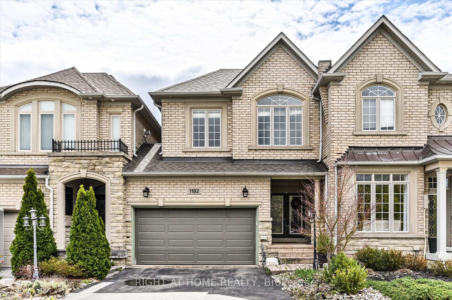 1182 Woodington Lane Oakville Ontario Canada Sale residential Ammar Kailani Right at Home Realty, Brokerage*