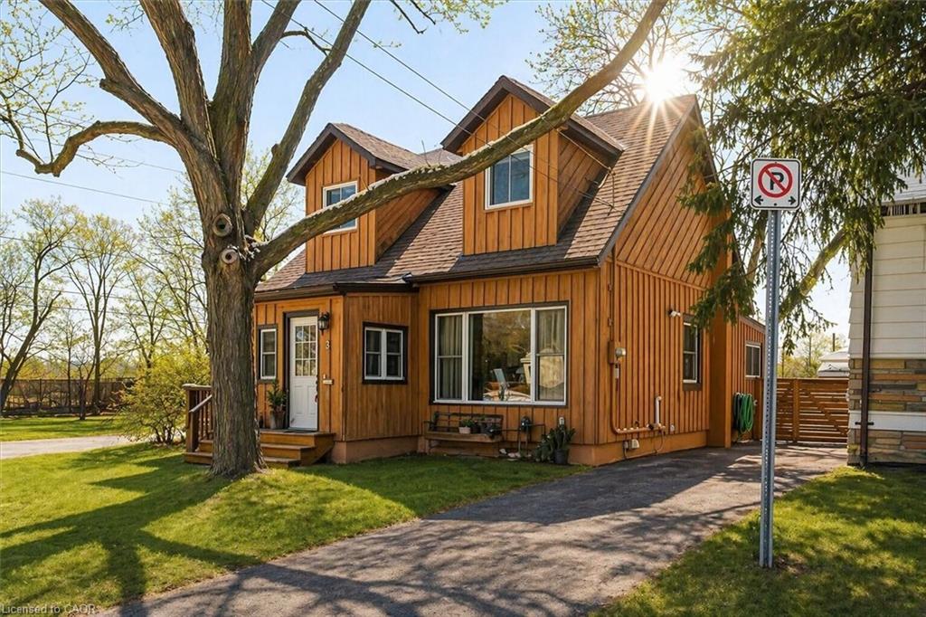 31 Hunter Street Dundas Ontario Canada Sale residential Maggie Abril Nashdom Realty Brokerage Inc. 