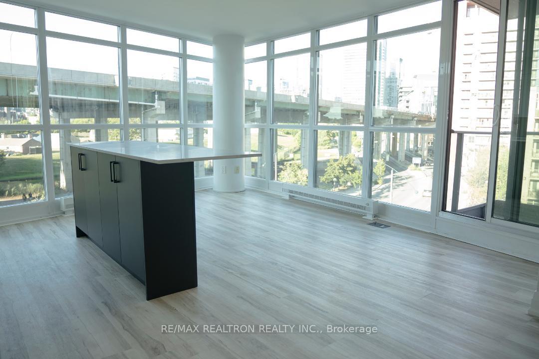 574 - 209 Fort York Boulevard Toronto Ontario Canada Sale residential Brian Matthews RE/MAX Realtron Realty Inc., Brokerage *
