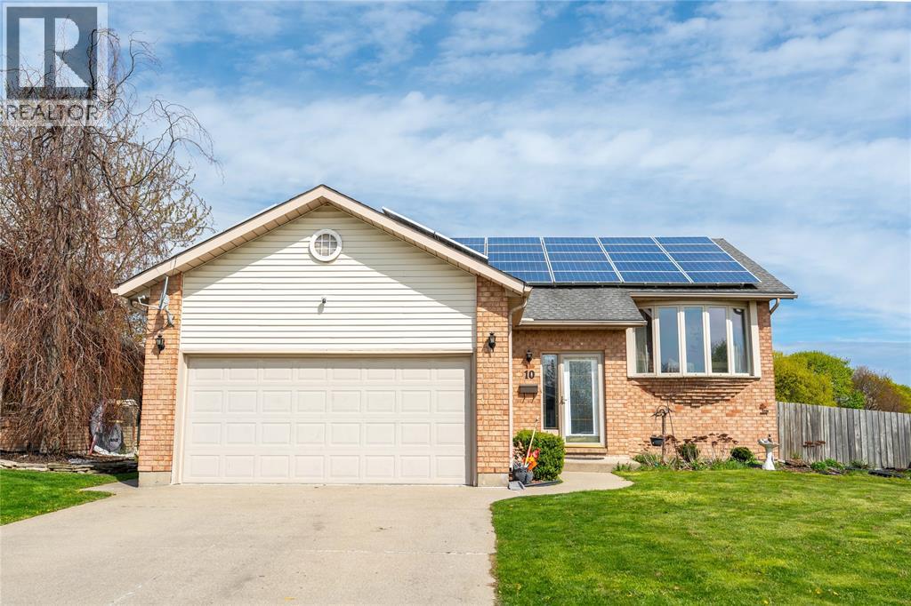 10 D'Andrea TRAIL Sarnia Ontario Canada Sale residential Linda Miller RE/MAX PRIME PROPERTIES UNIQUE GROUP, BROKERAGE