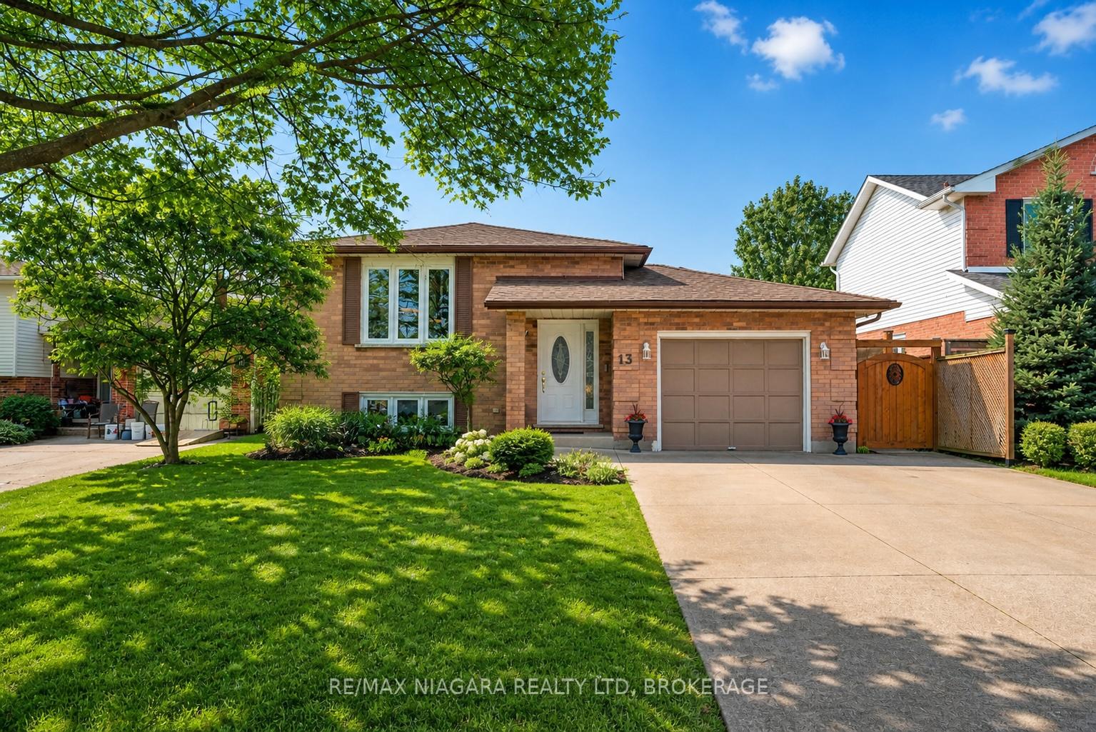 13 Cornwell Circle St. Catharines Ontario Canada Sale residential EDWARD BURDON Keller Williams Complete Niagara Realty Brokerage