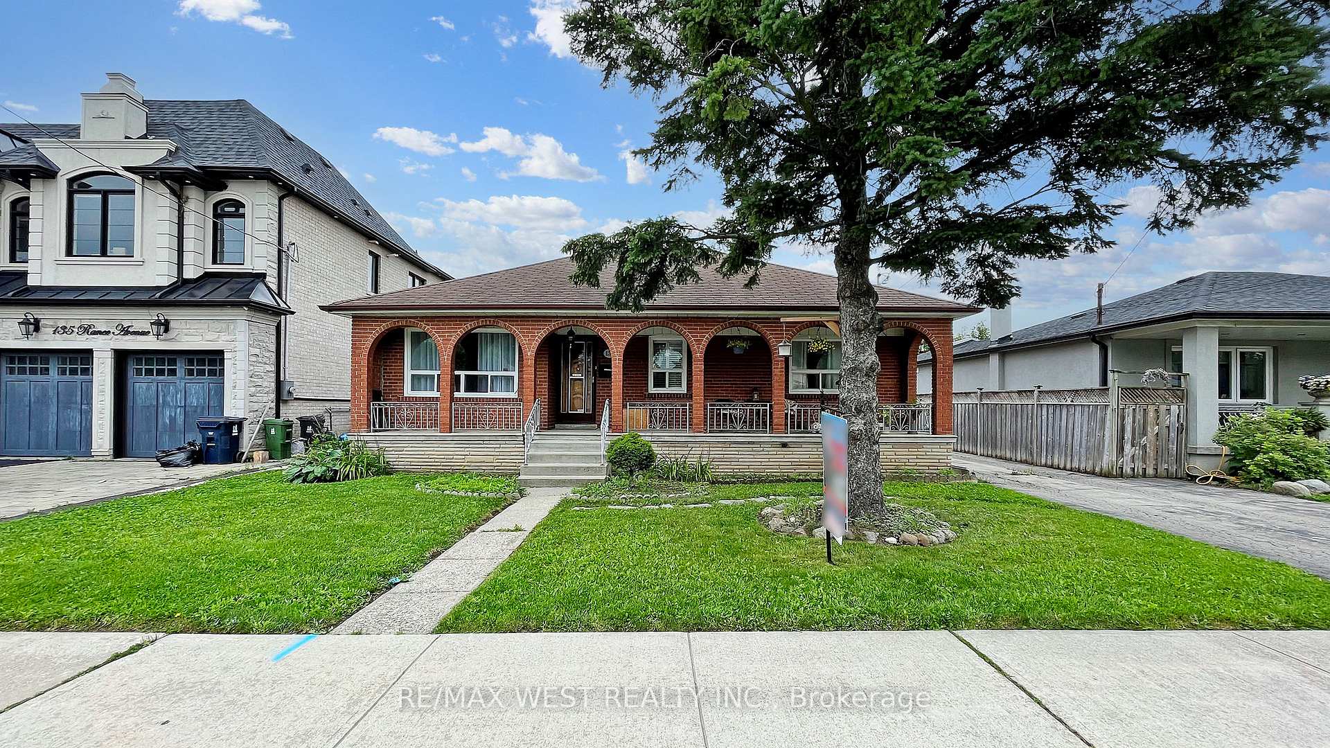 Main Floor - 139 Ranee Avenue Toronto Ontario Canada Rent residential ERLINDA INSIGNE RE/MAX West Realty Inc., Brokerage *