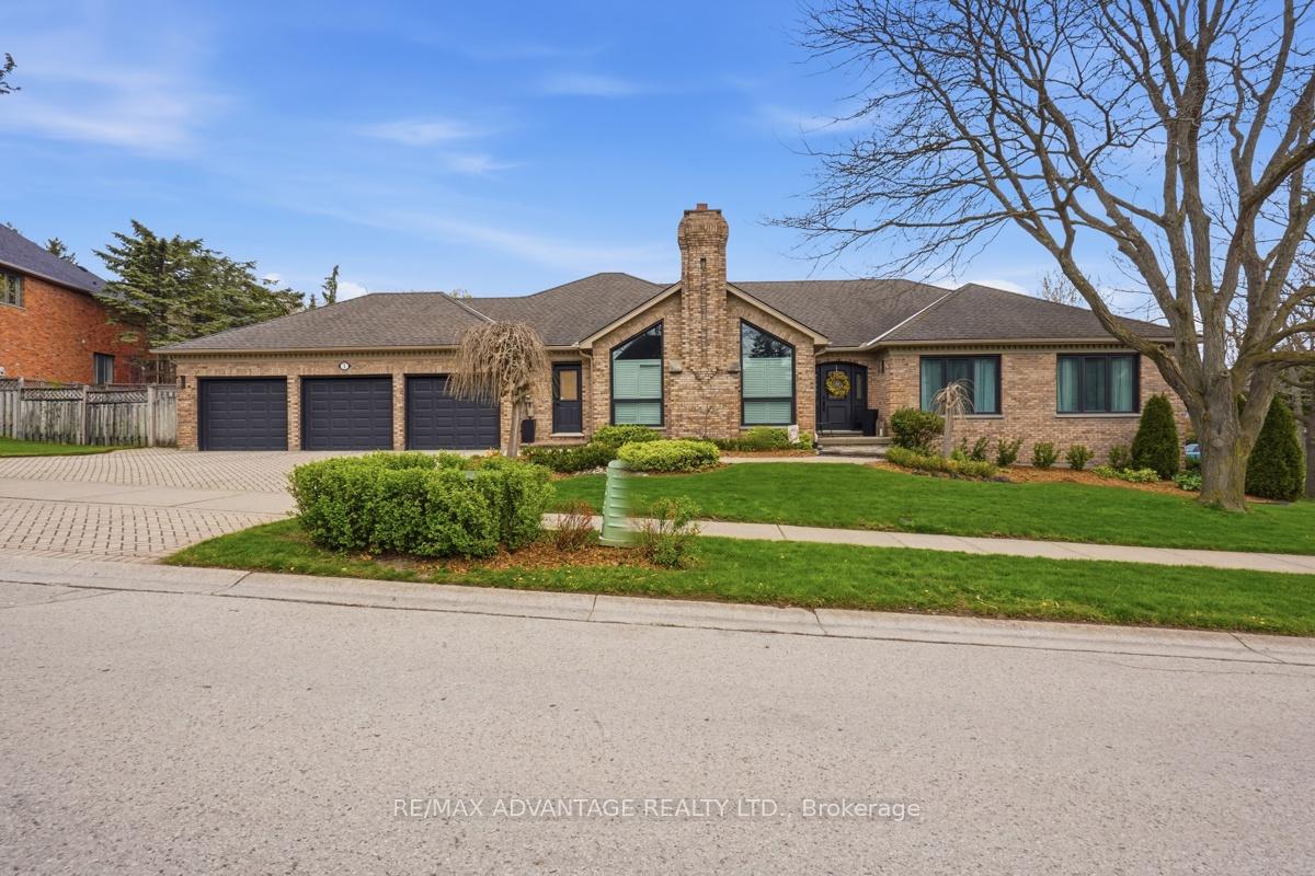 1 Smallman Drive London North Ontario Canada Sale residential Mike Van Steensel RE/MAX Advantage Realty Ltd., Brokerage*