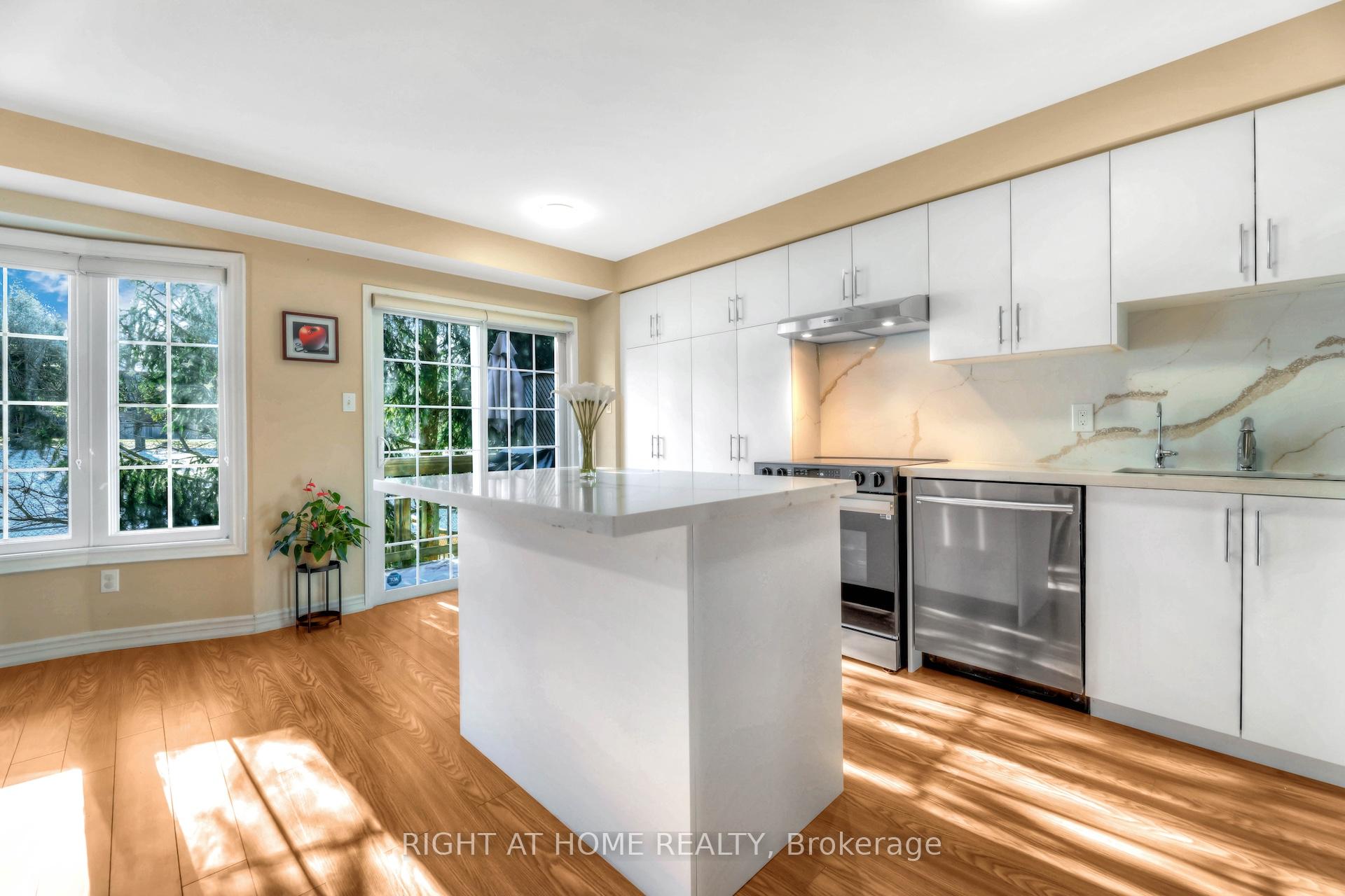 130 Mosaics Avenue Aurora Ontario Canada Sold residential INNA BALANDINA Right at Home Realty, Brokerage*